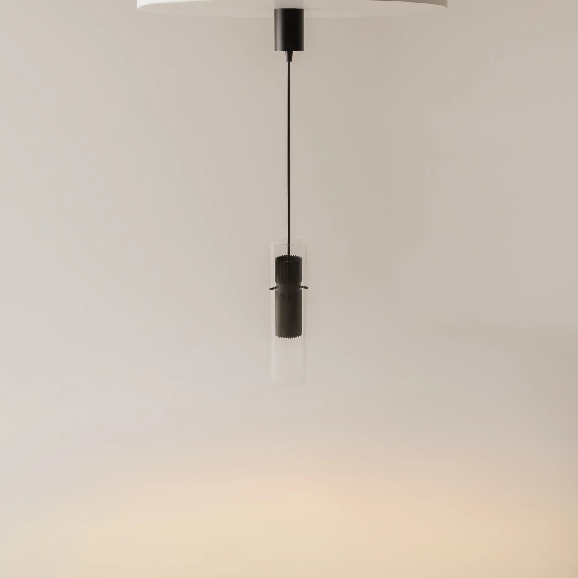 картинка Подвесной светильник Maytoni MOD326PL-01B