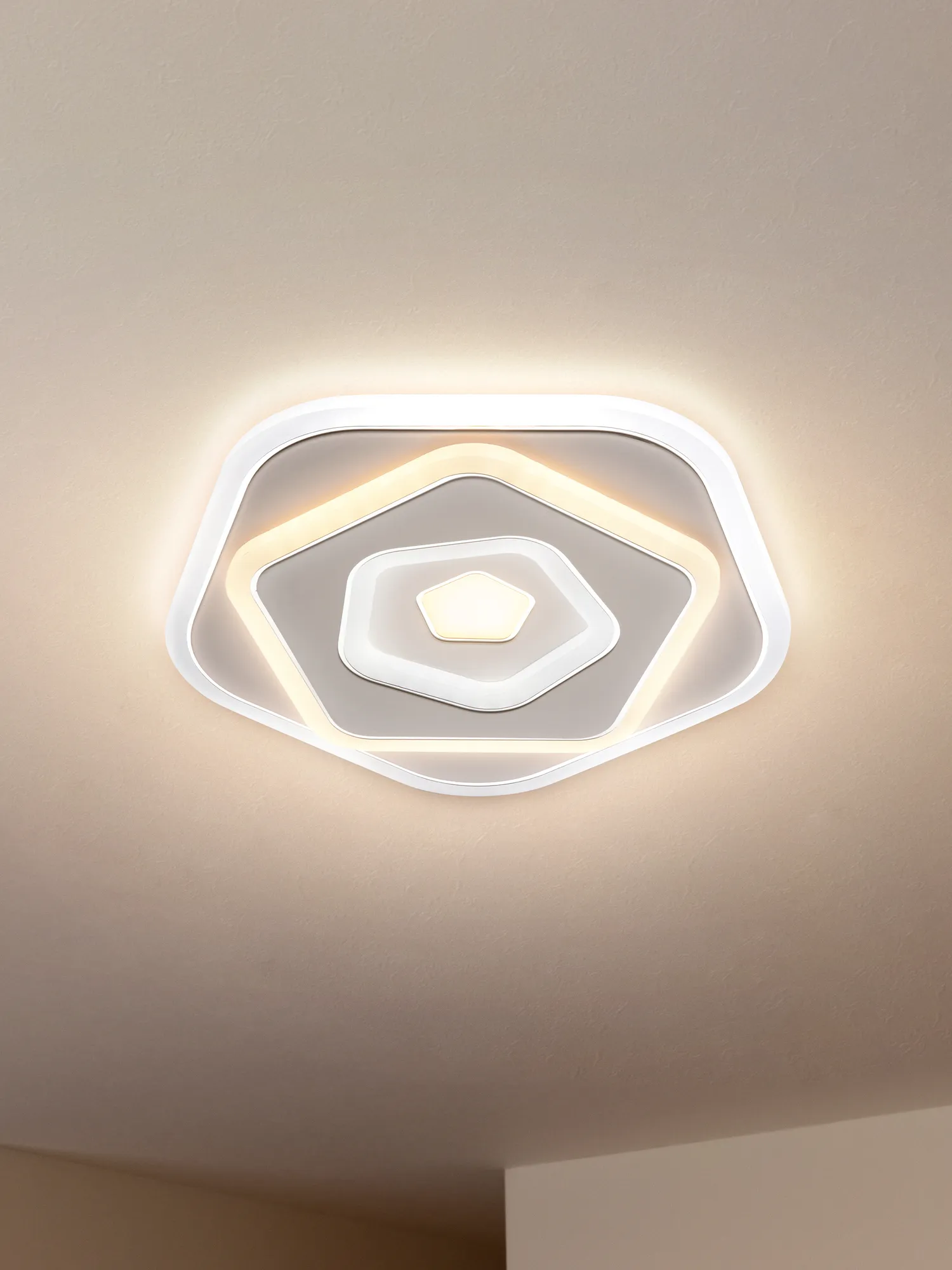 картинка Настенный светильник (бра) Freya FR10019WL-L23W