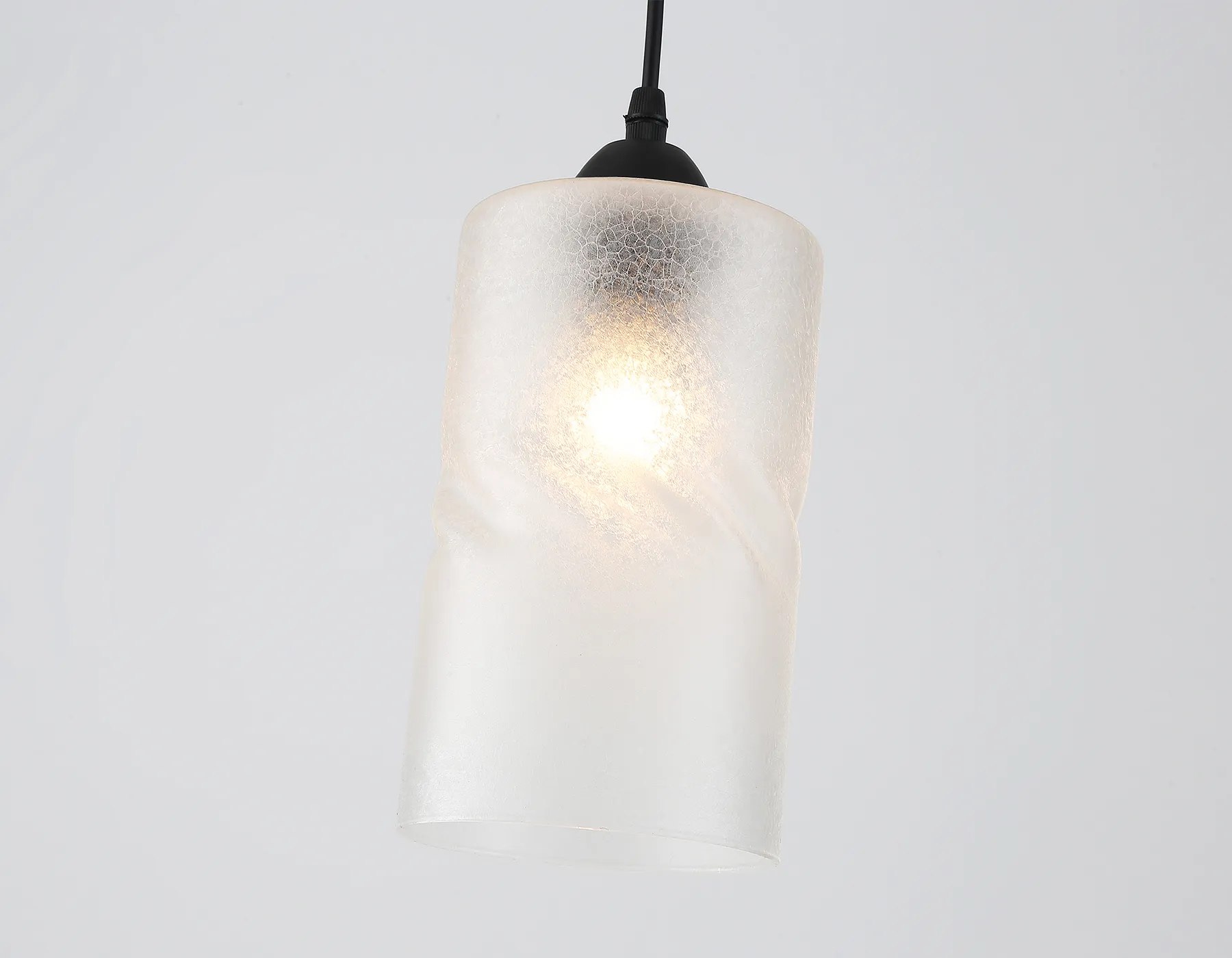 картинка Светильник подвесной со стеклянным плафоном