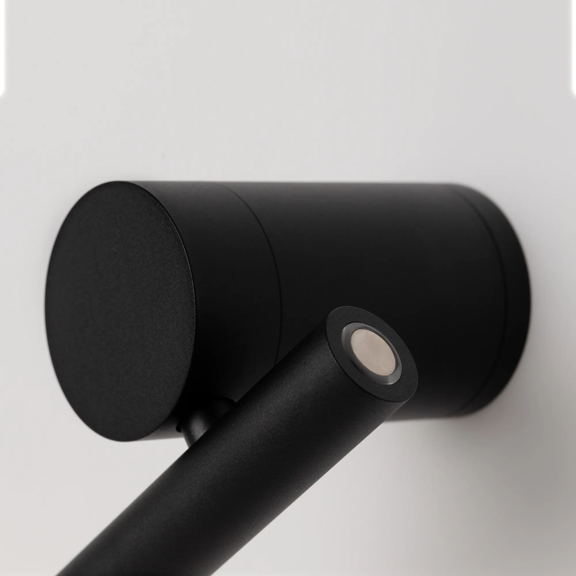 картинка Настенный светильник (бра) Maytoni MOD433WL-L3B3K1