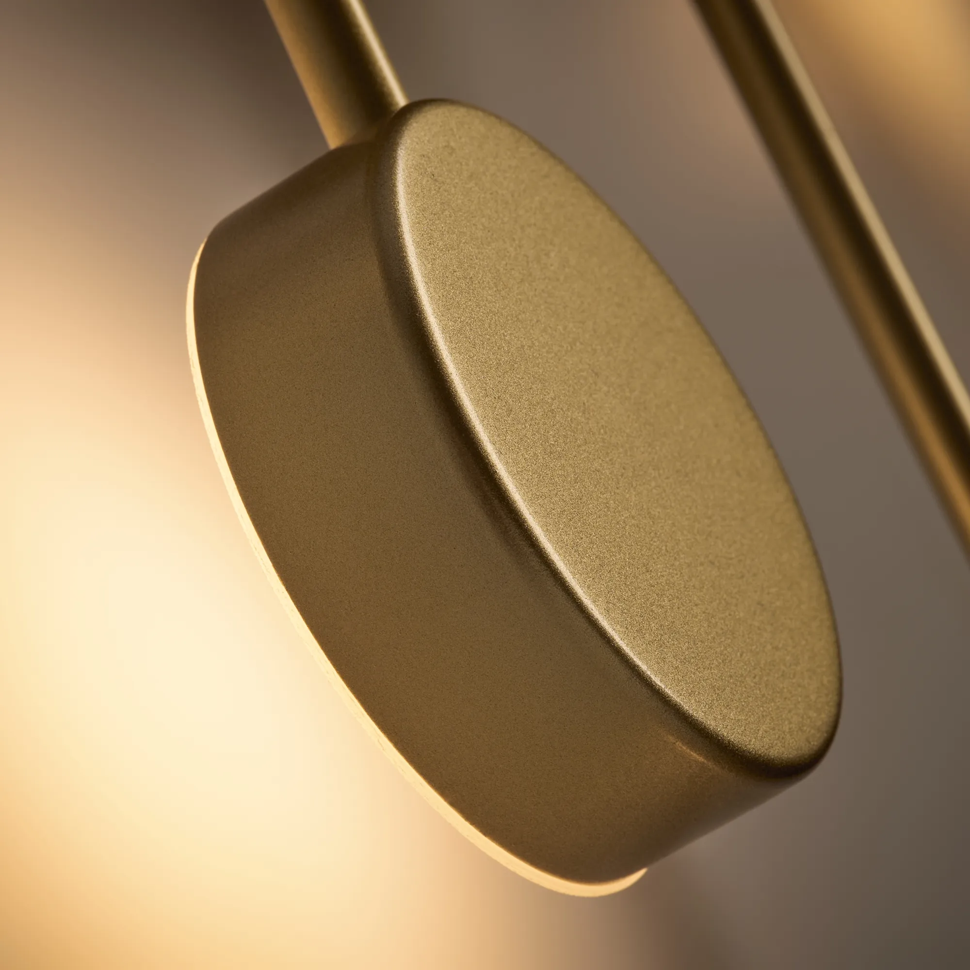 картинка Настенный светильник (бра) Freya FR5440WL-L18G