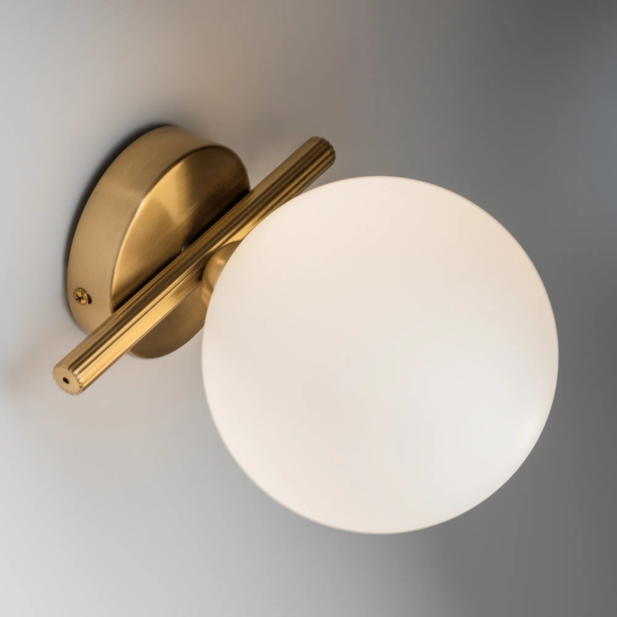 картинка Настенный светильник (бра) Freya FR5259WL-01BS