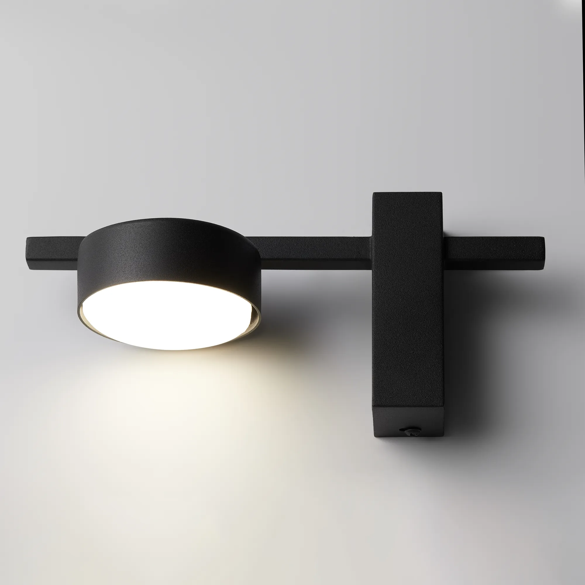 картинка Настенный светильник (бра) Freya FR5363WL-01B