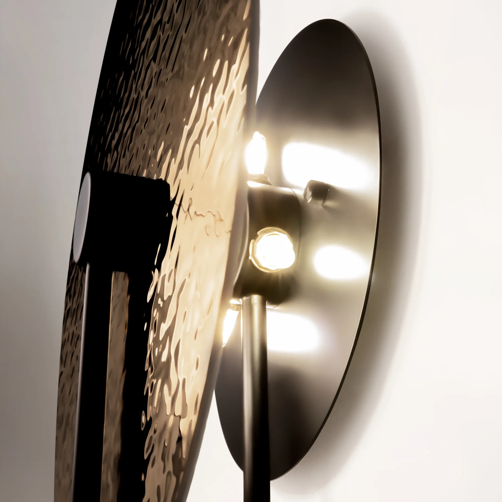 картинка Настенный светильник (бра) Maytoni MOD305WL-03B