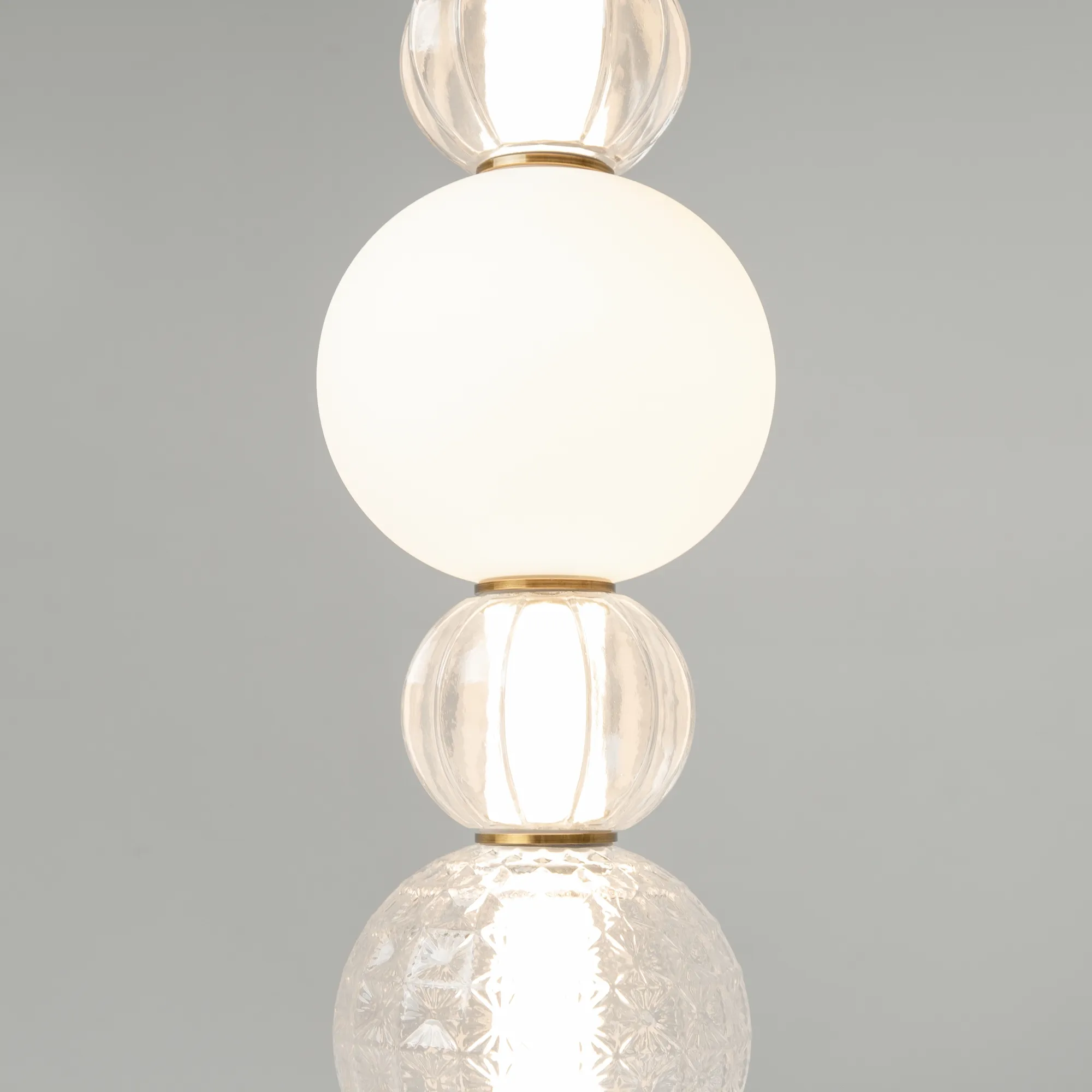 картинка Подвесной светильник Maytoni P069PL-L17G3K