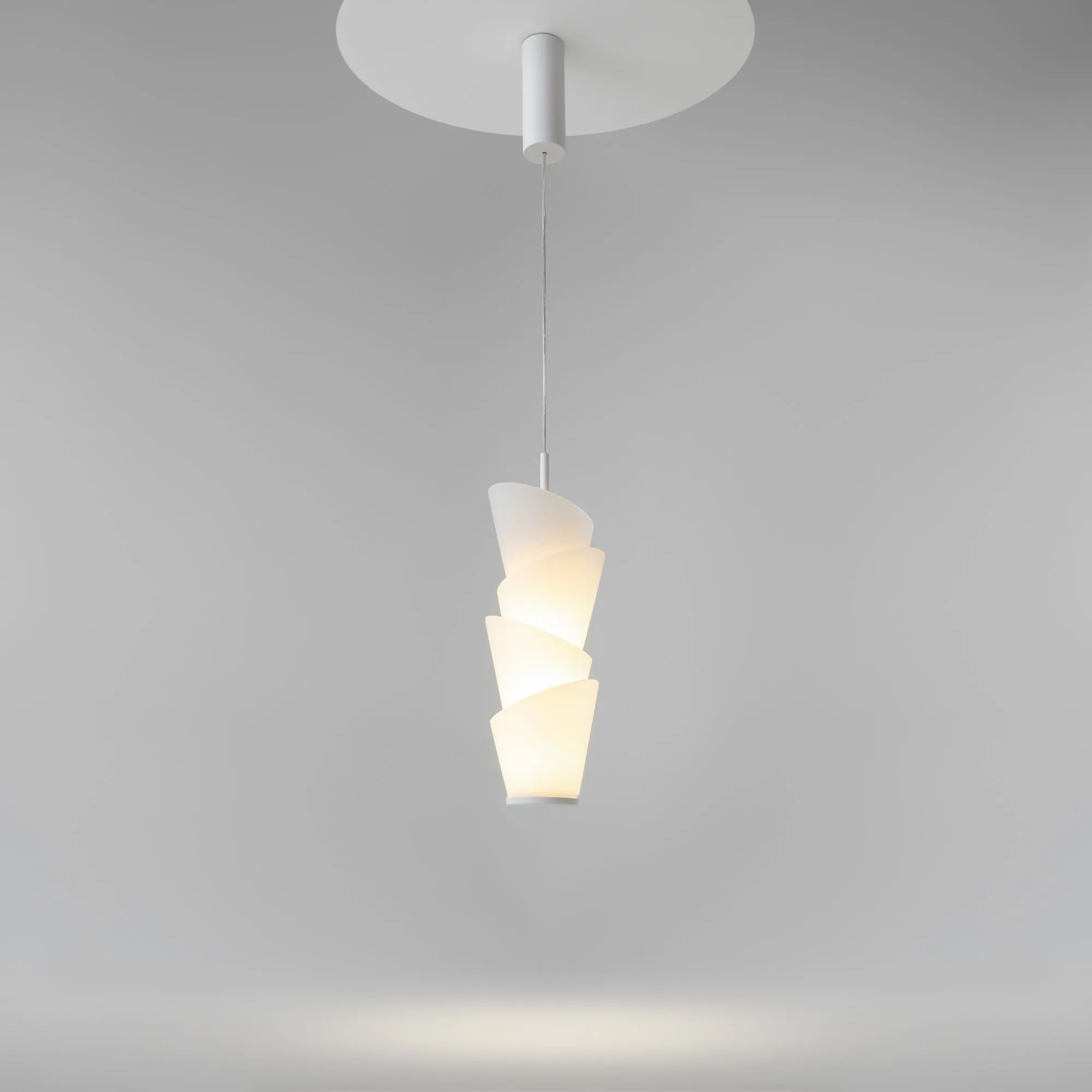картинка Подвесной светильник Maytoni MOD374PL-L28W3K