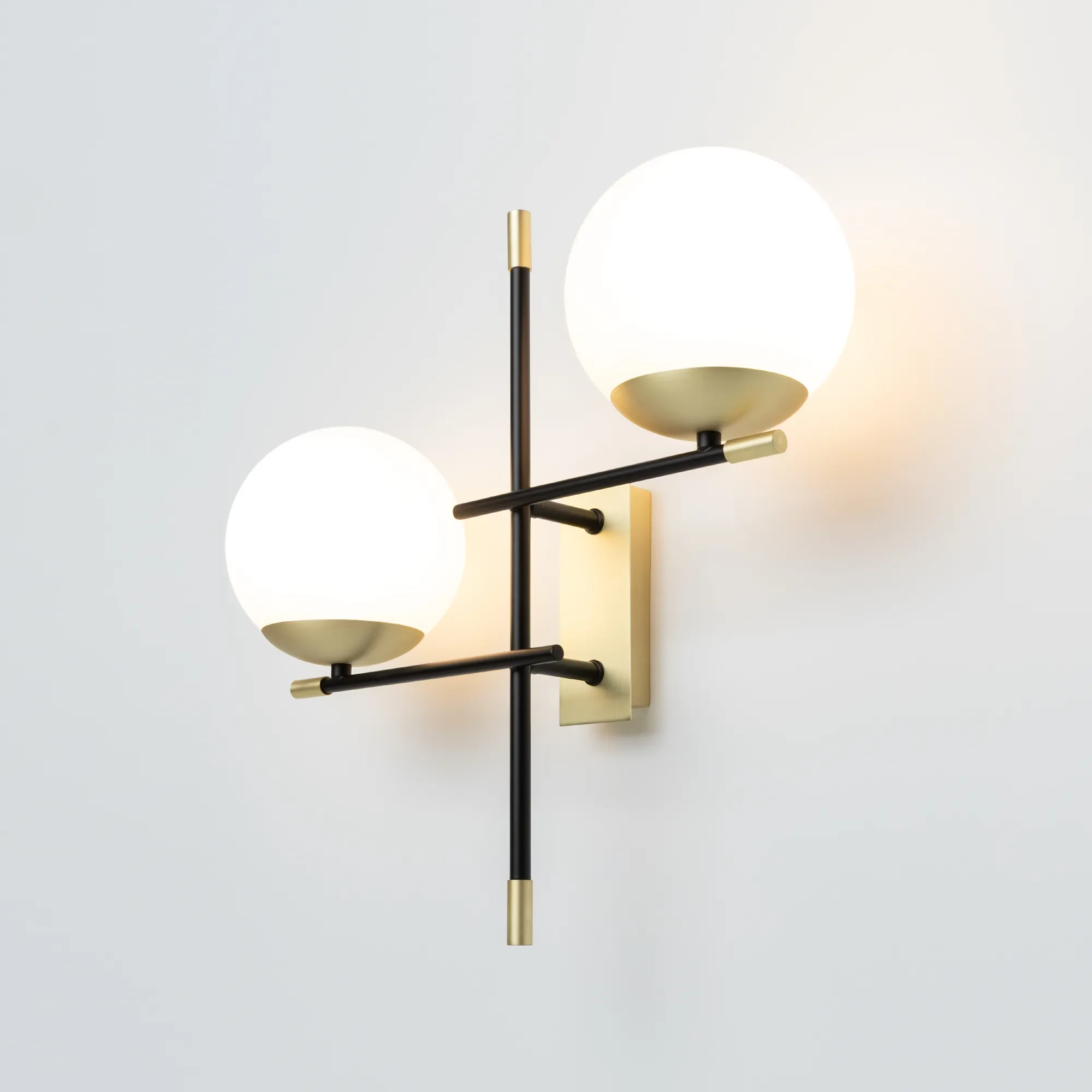 картинка Настенный светильник (бра) Maytoni MOD050WL-02G