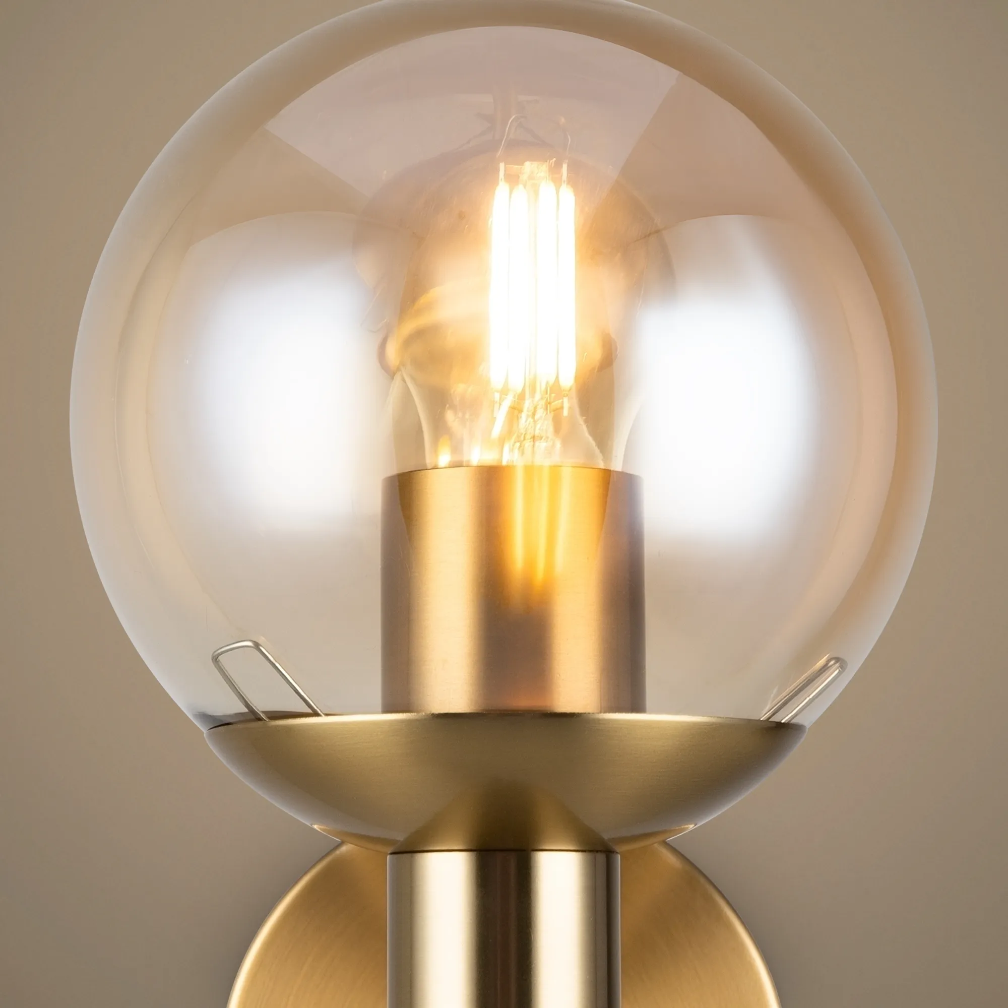 картинка Настенный светильник (бра) Freya FR5175WL-01BS