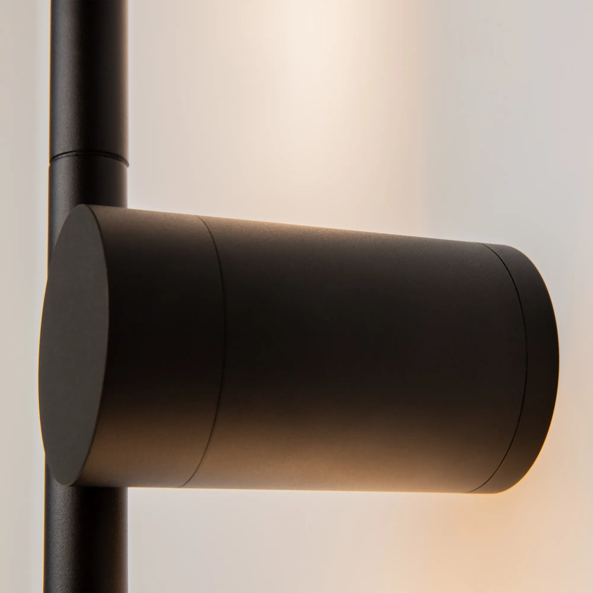 картинка Настенный светильник (бра) Maytoni MOD432WL-L9B3K