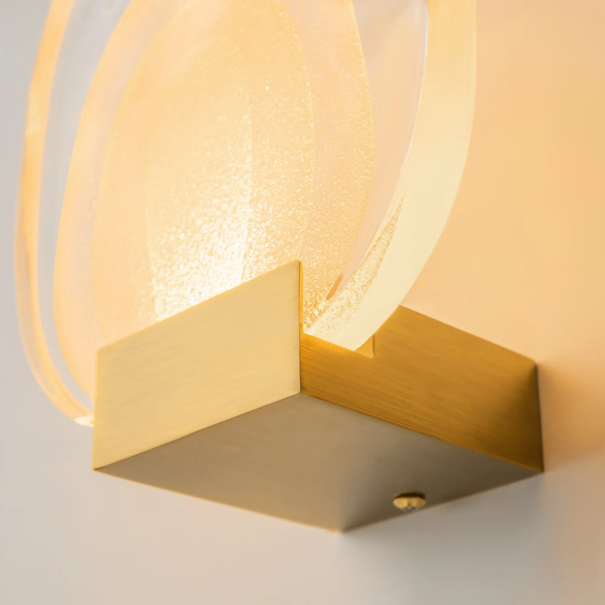 картинка Настенный светильник (бра) Maytoni MOD367WL-L3BSK