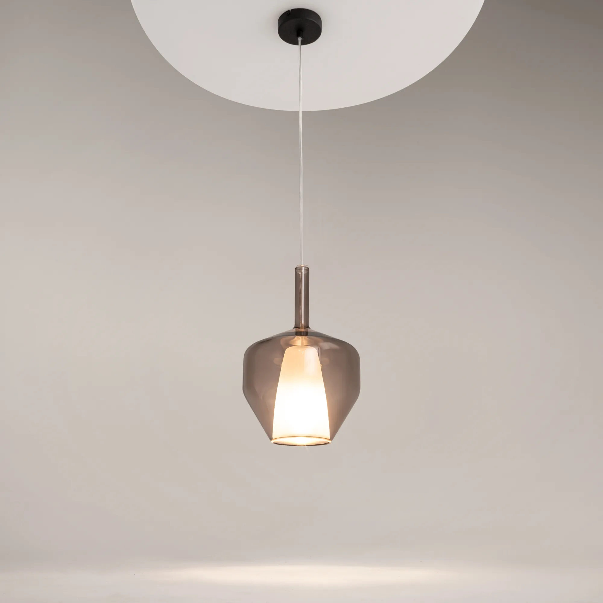 картинка Подвесной светильник Maytoni MOD271PL-01B6