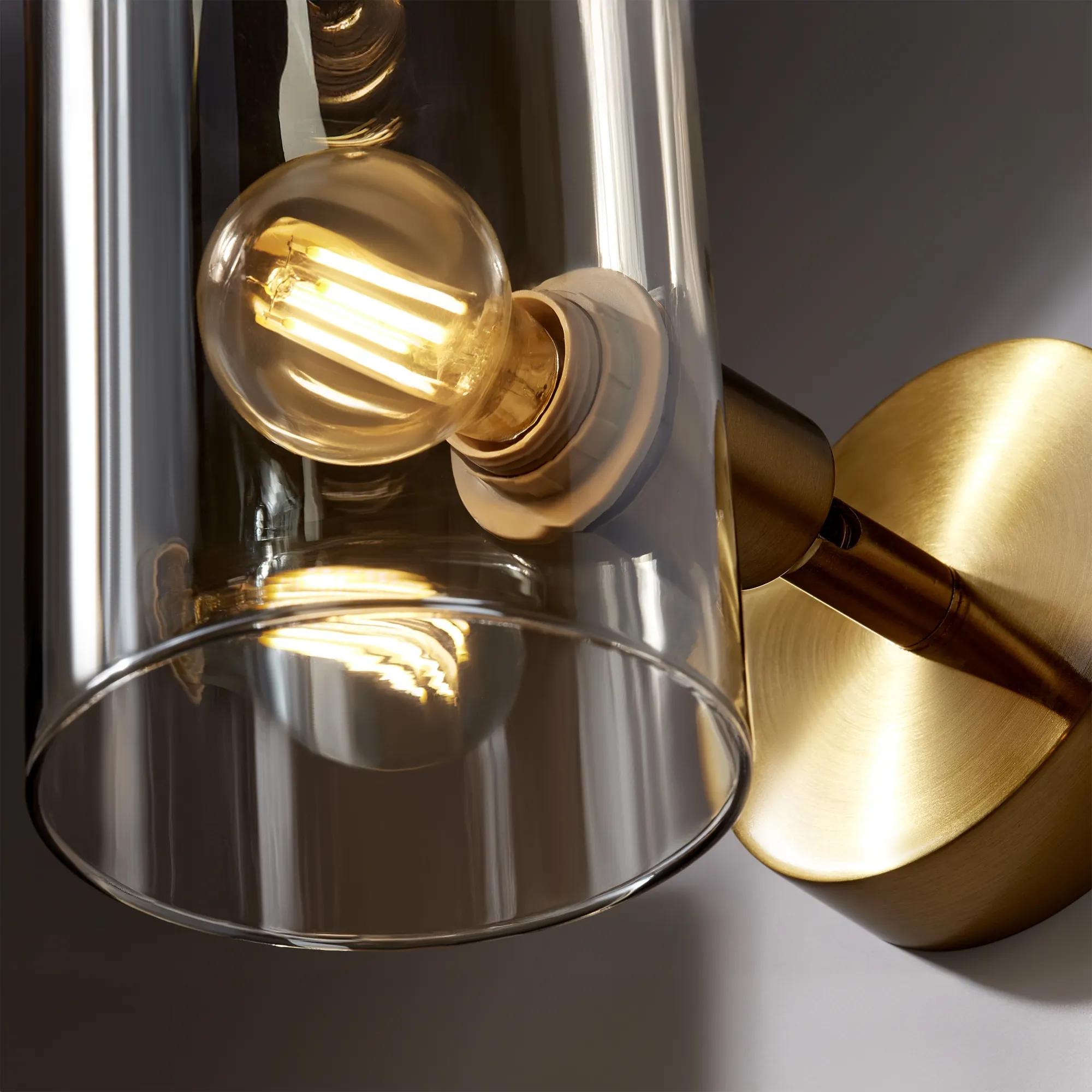 картинка Настенный светильник (бра) Freya FR5427WL-01BS