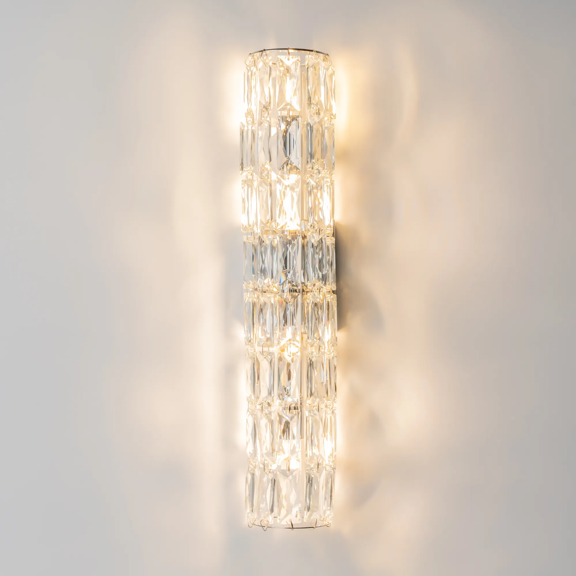 картинка Настенный светильник (бра) Maytoni DIA008WL-02CH