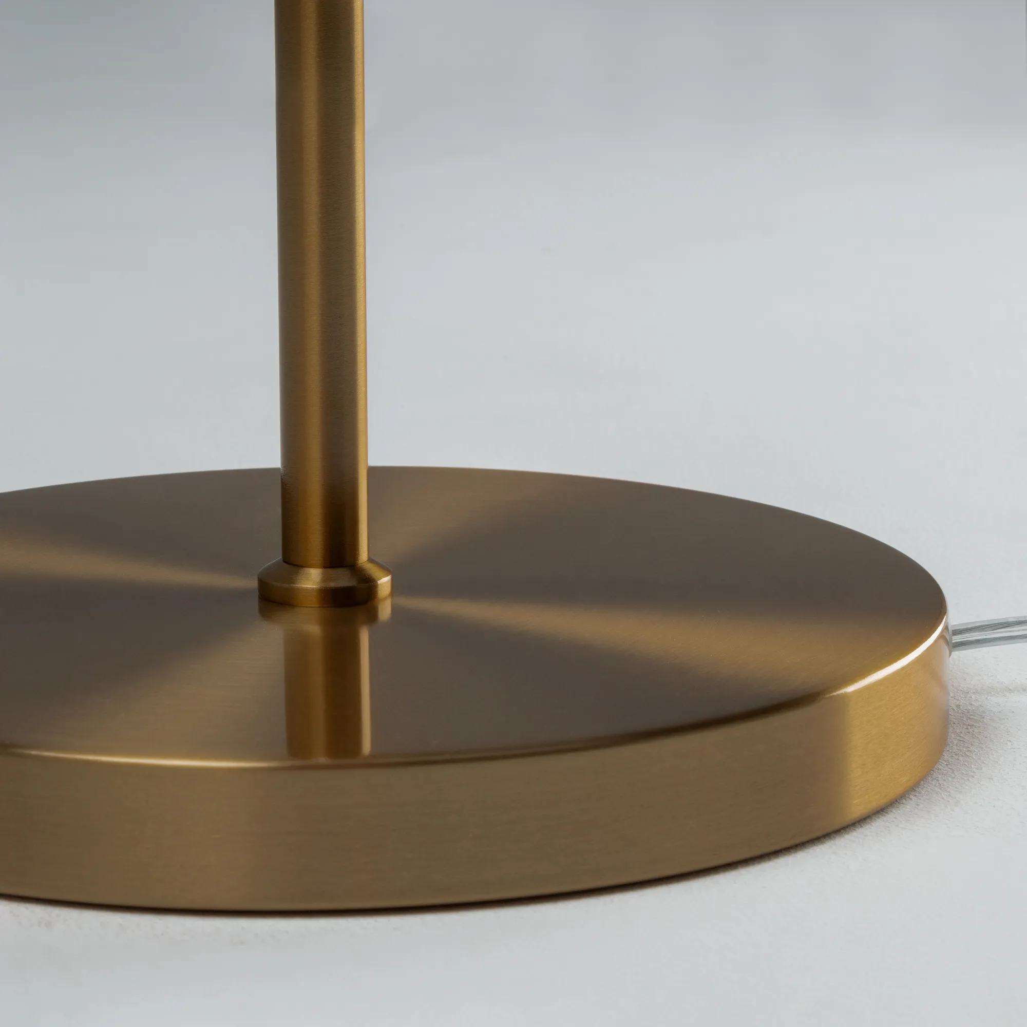 картинка Напольный светильник (торшер) Freya FR5371FL-01BS