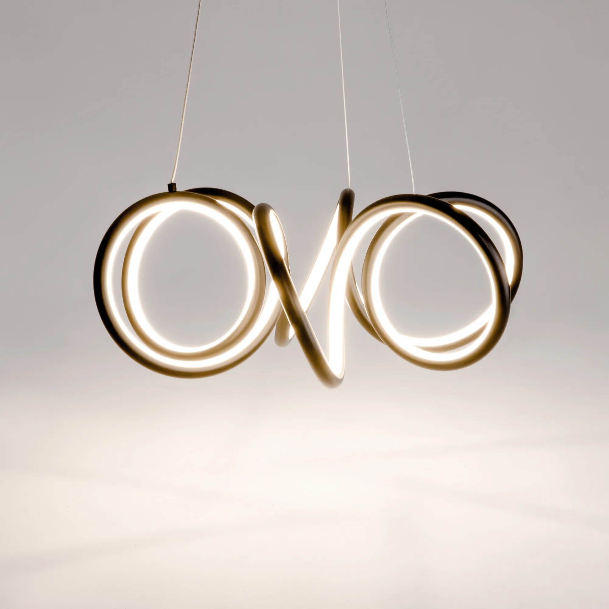 картинка Подвесной светильник Maytoni MOD241PL-L60BK