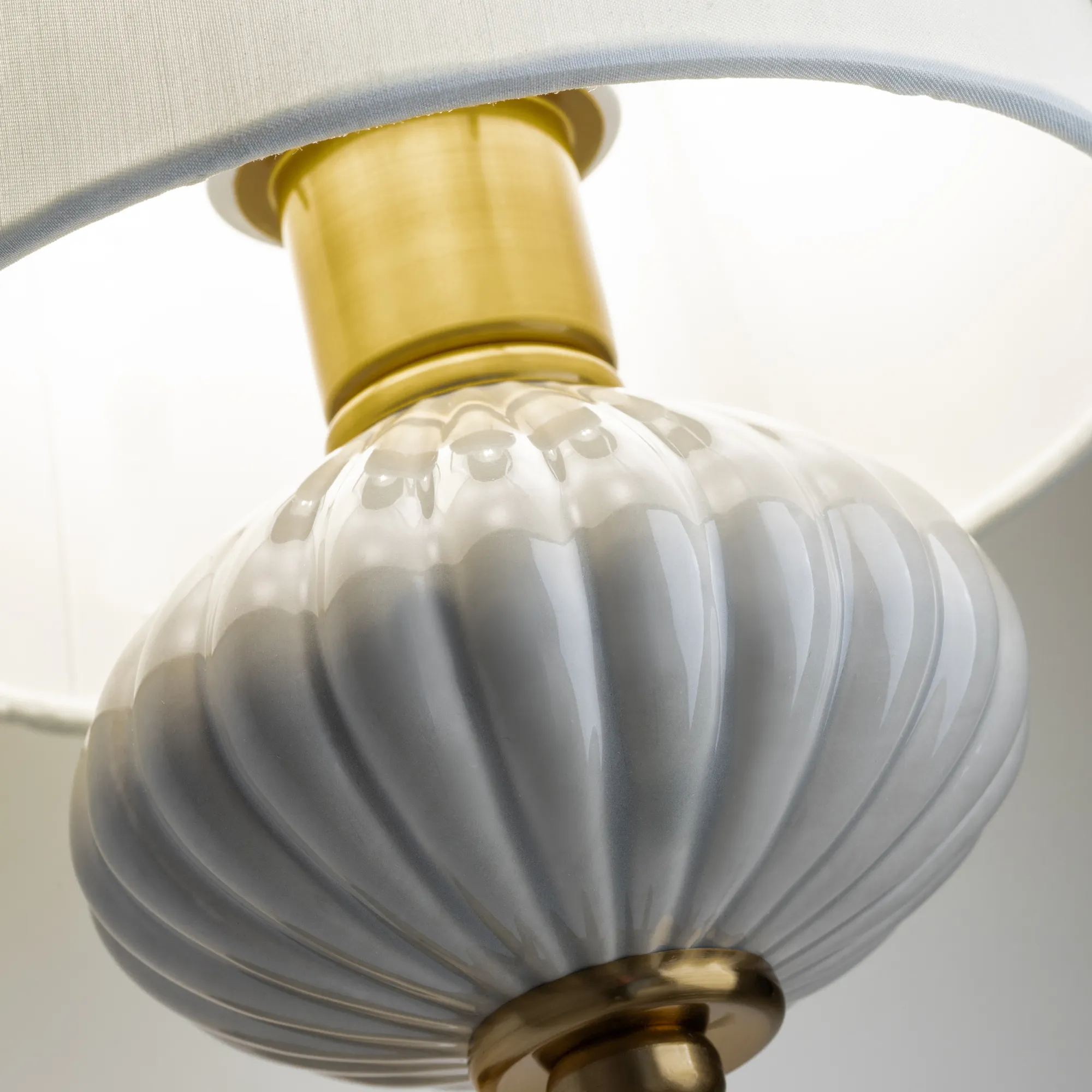 картинка Настенный светильник (бра) Freya FR2029WL-01BS