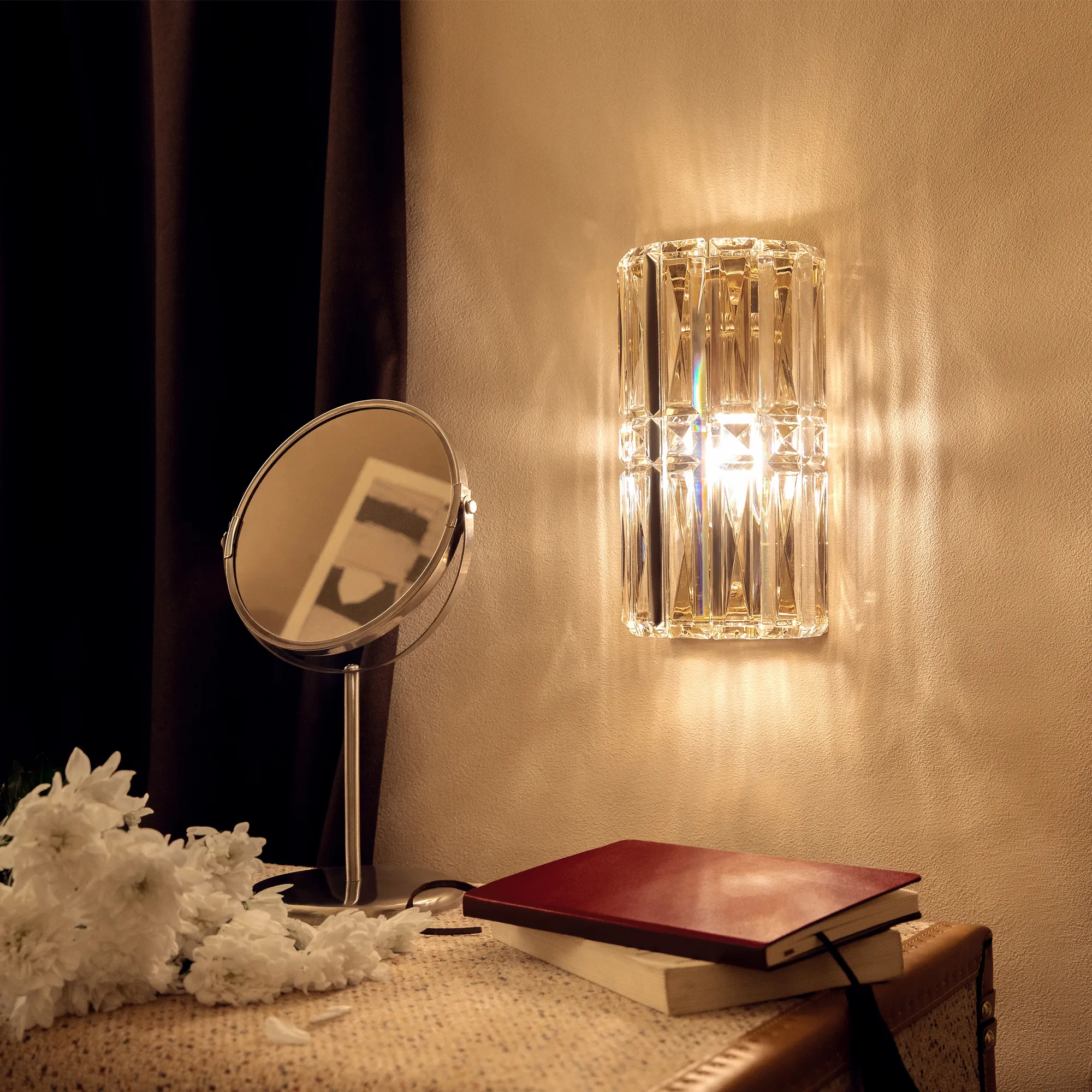 картинка Настенный светильник (бра) Maytoni MOD094WL-01CH