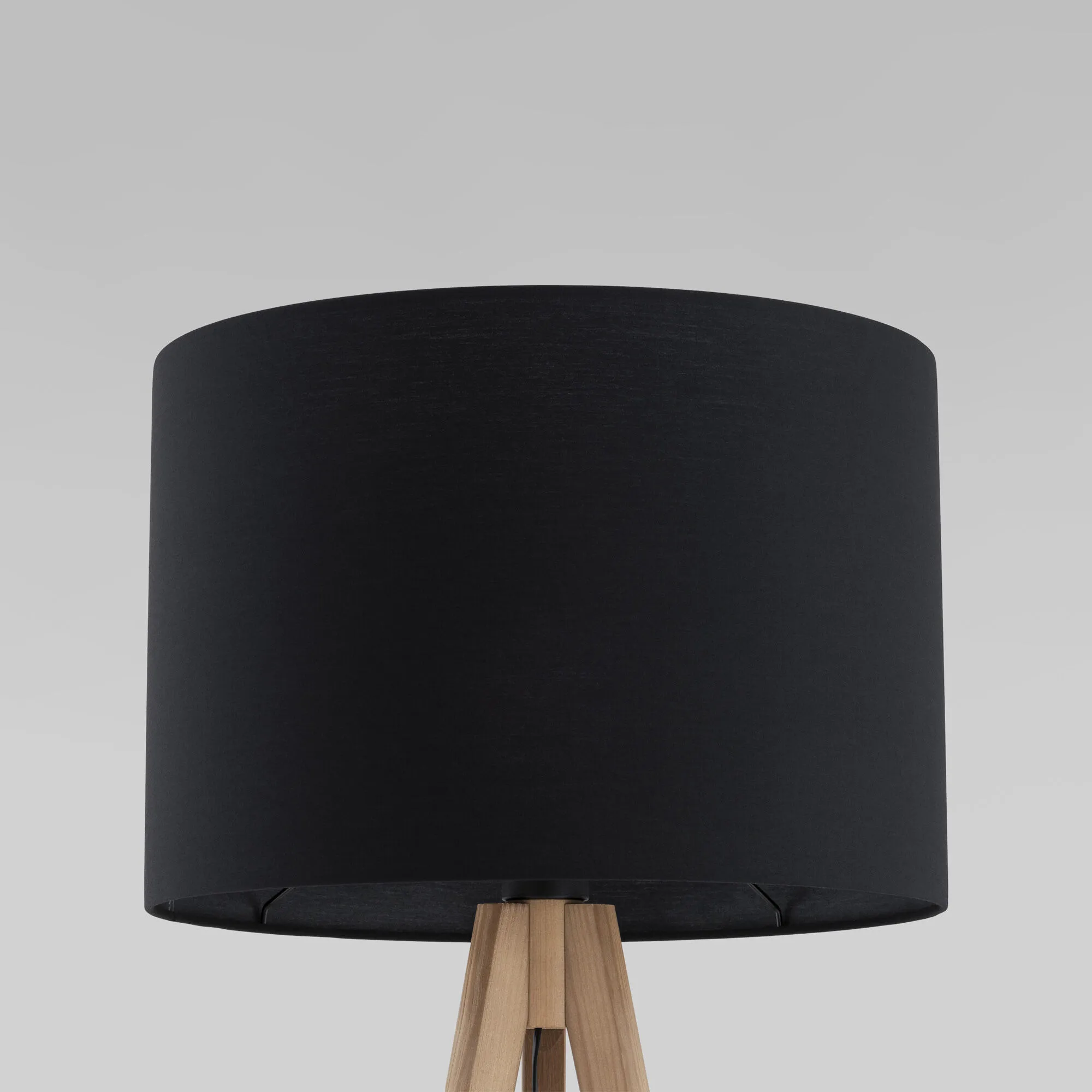 картинка Напольный светильник с тканевым абажуром 16008 Grand