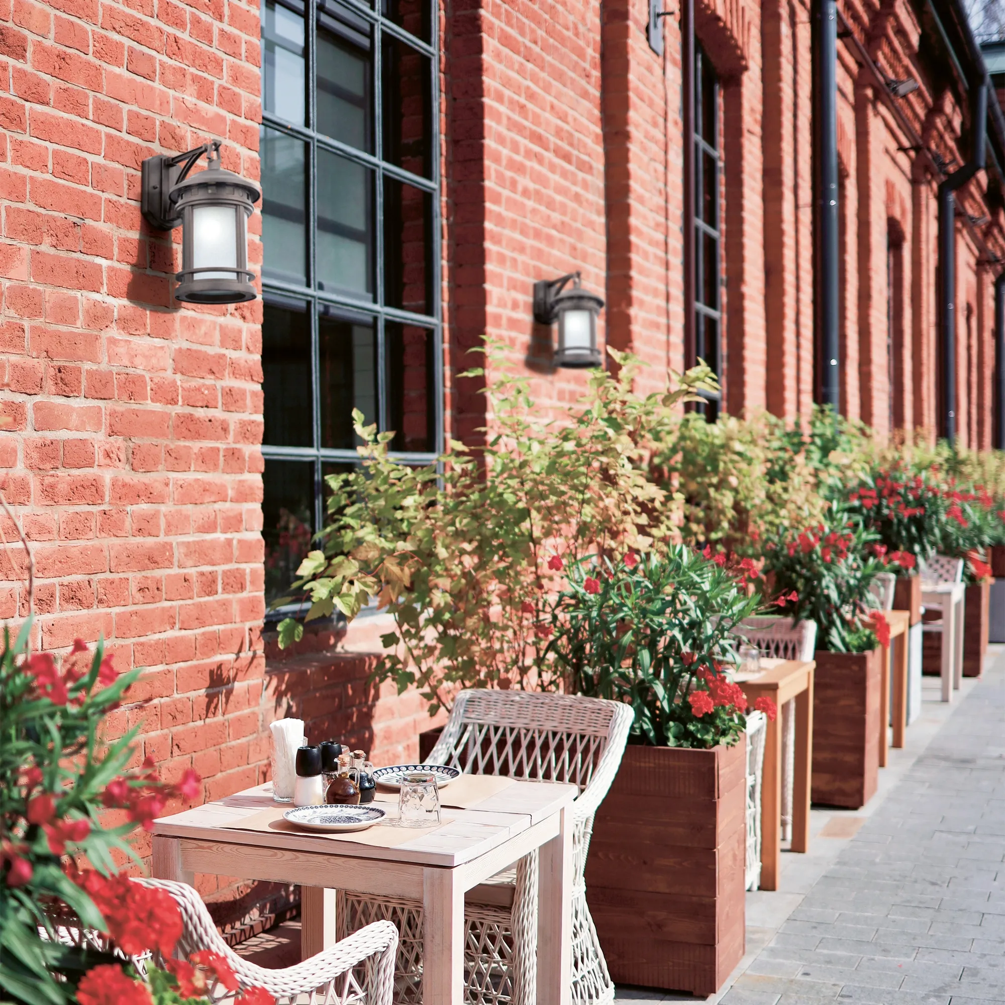 картинка Настенный светильник (бра) Outdoor O031WL-01BR