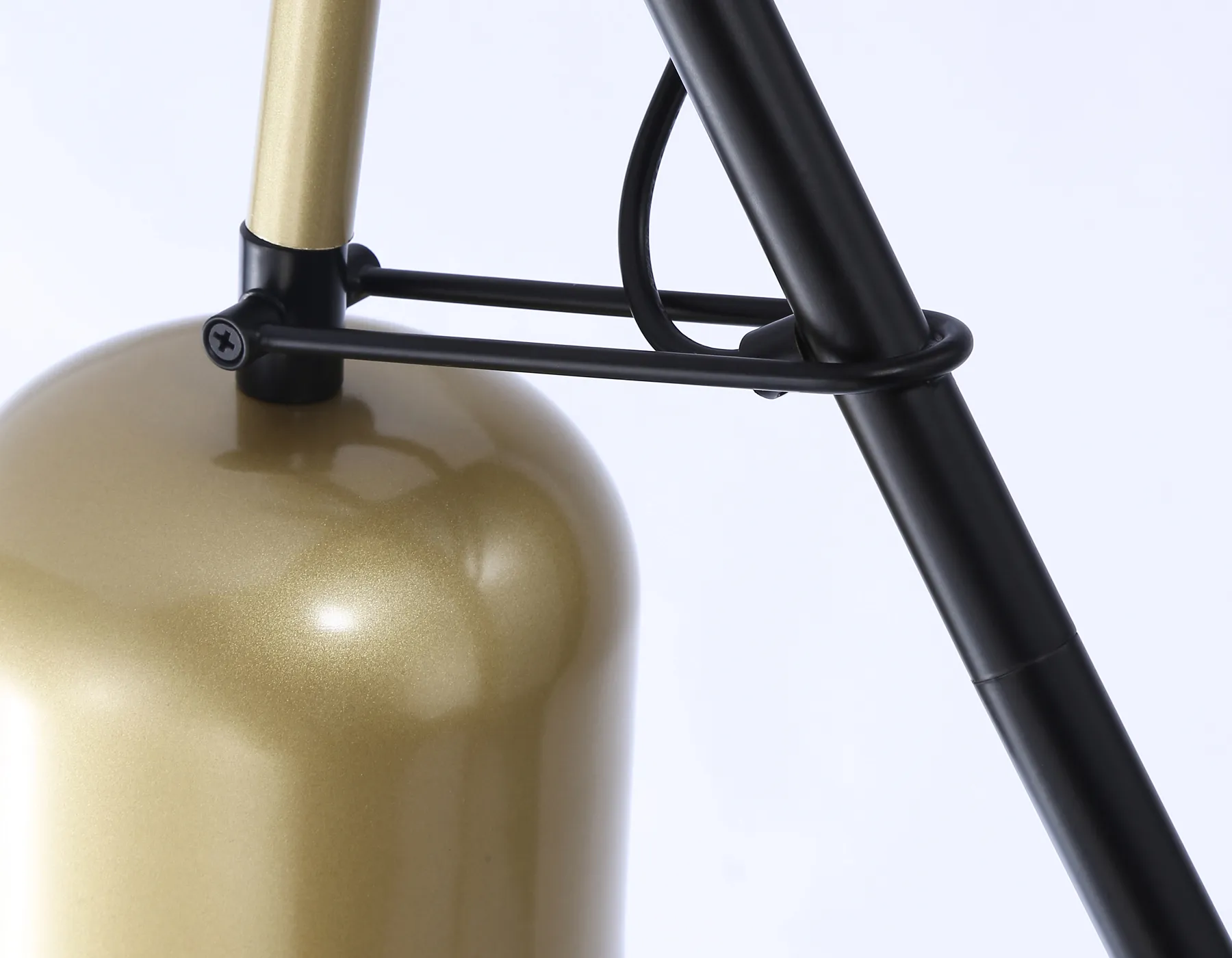 картинка Светильник напольный с выключателем на проводе