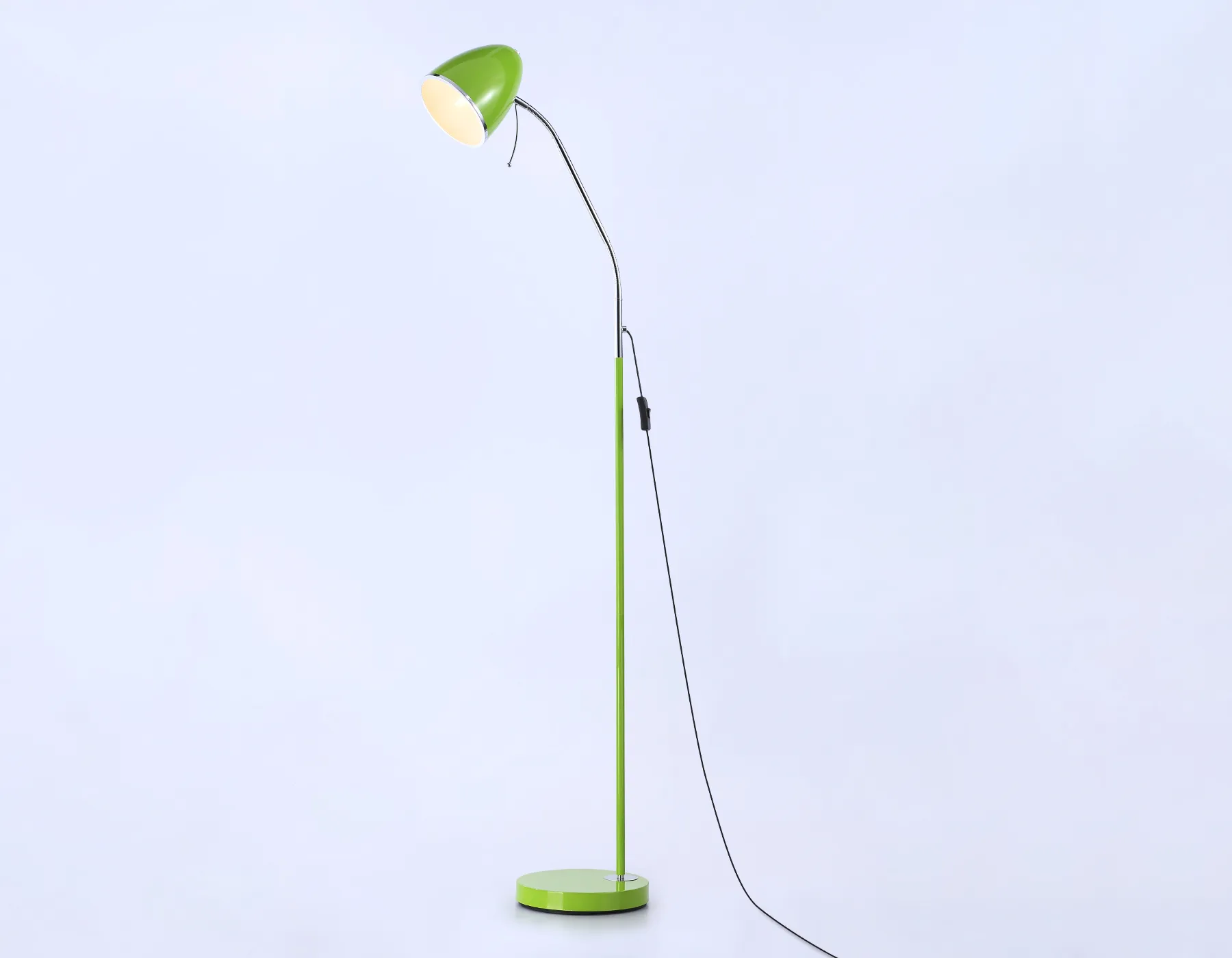 картинка Светильник напольный с выключателем на проводе