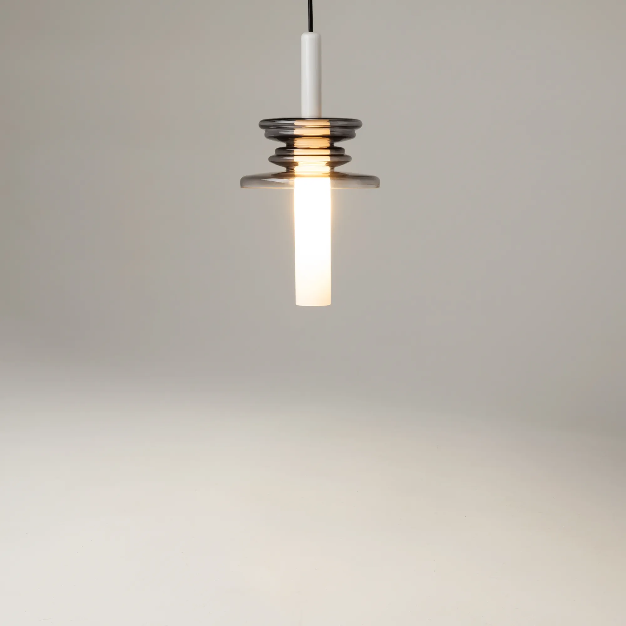 картинка Подвесной светильник Maytoni MOD255PL-01B4