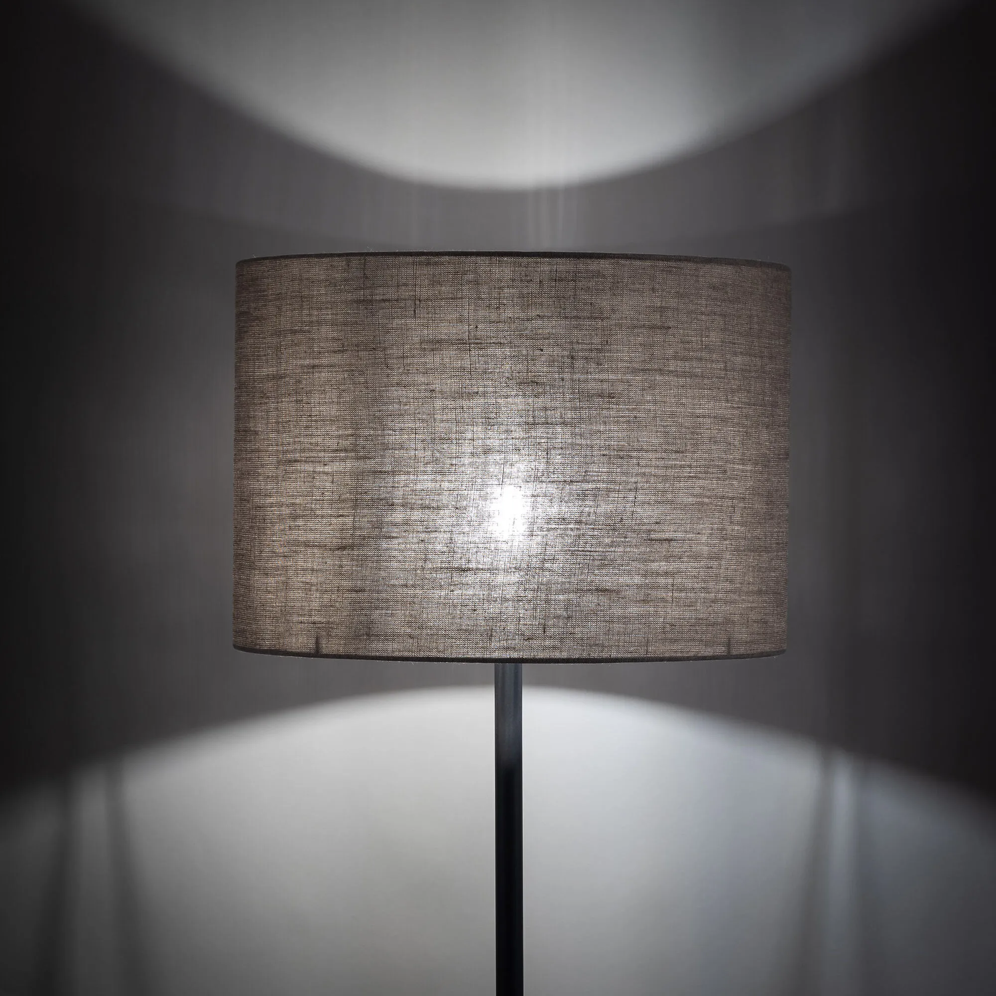 картинка Напольный светильник с тканевым абажуром 16012 Earth