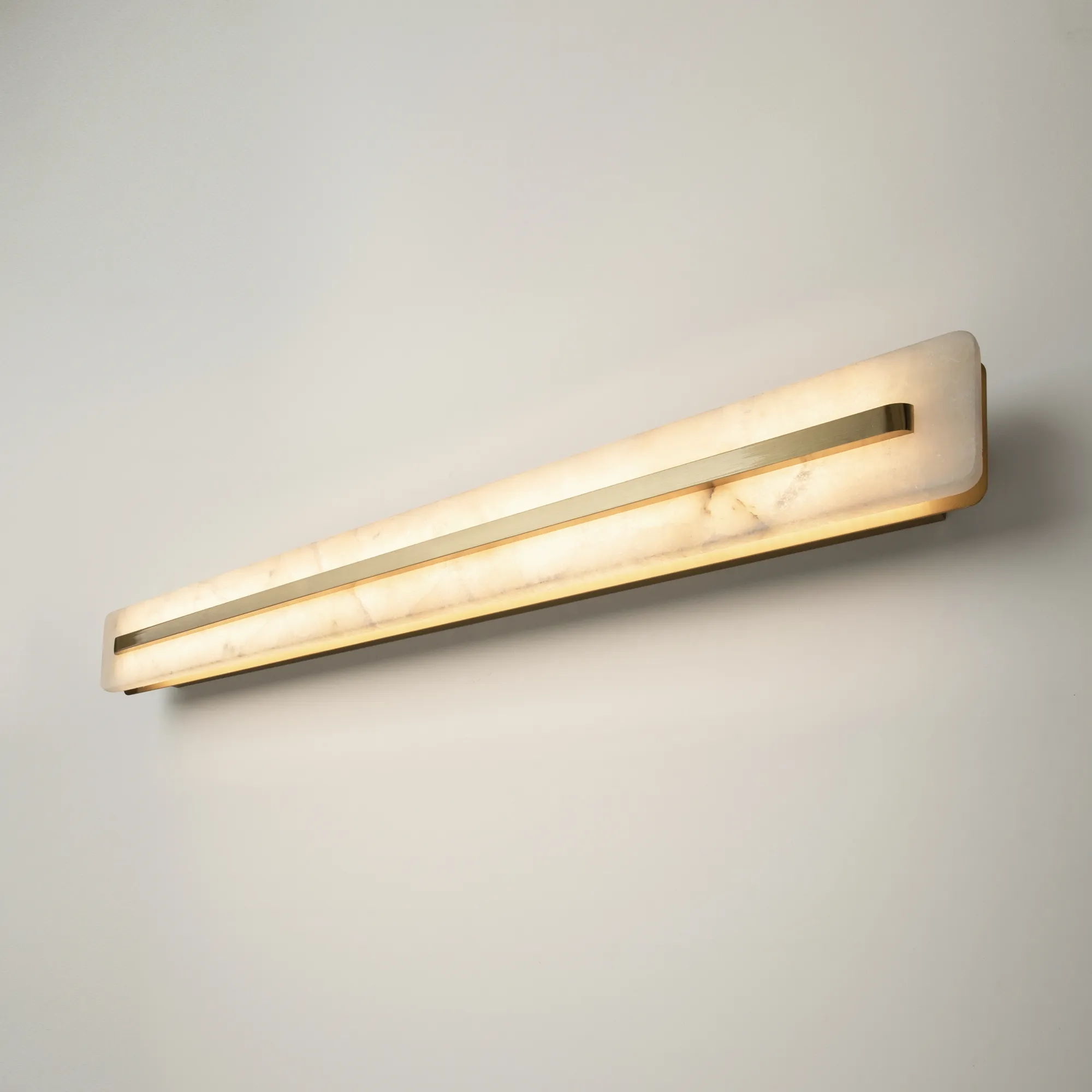 картинка Настенный светильник (бра) Maytoni MOD366WL-L18BS3K