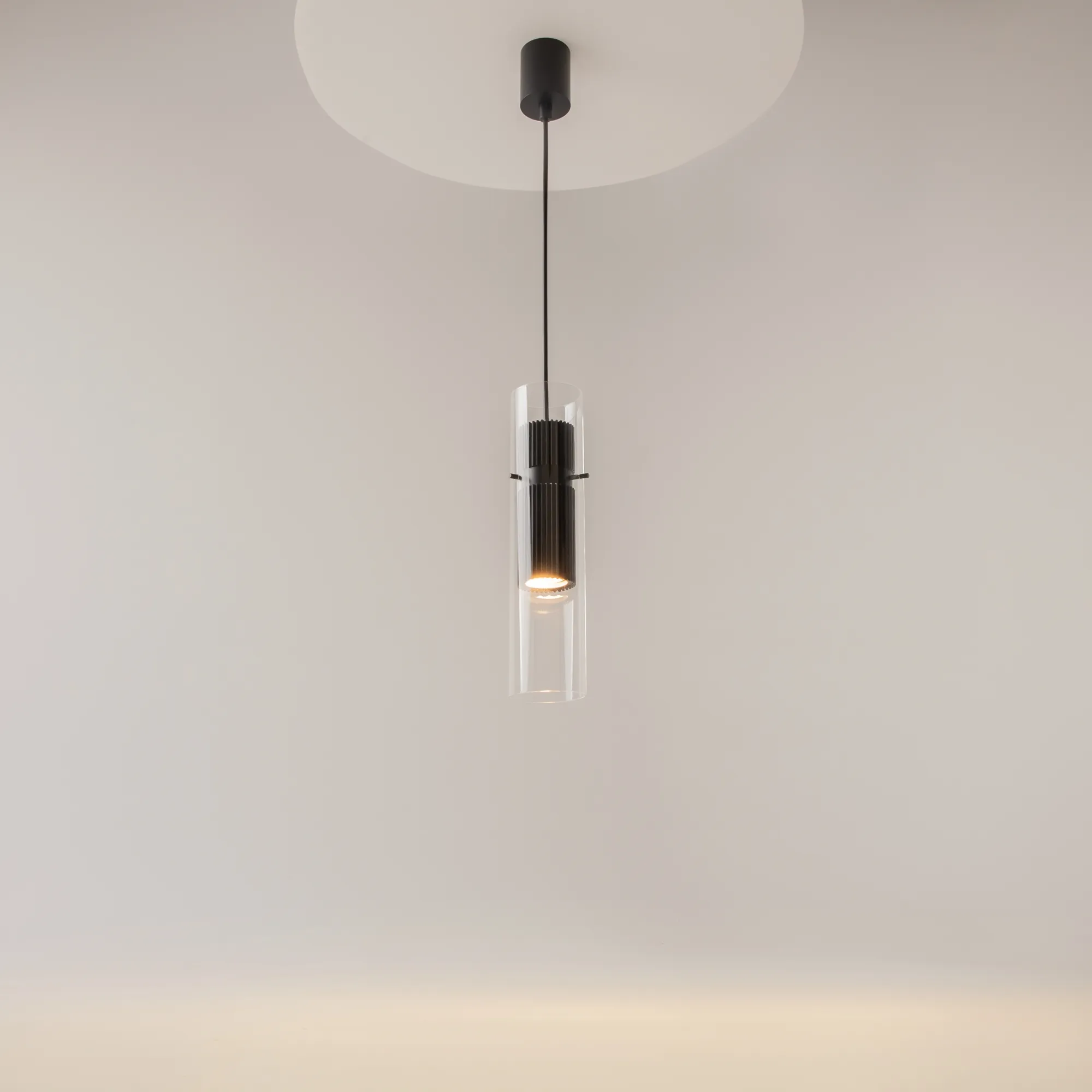 картинка Подвесной светильник Maytoni MOD326PL-01B