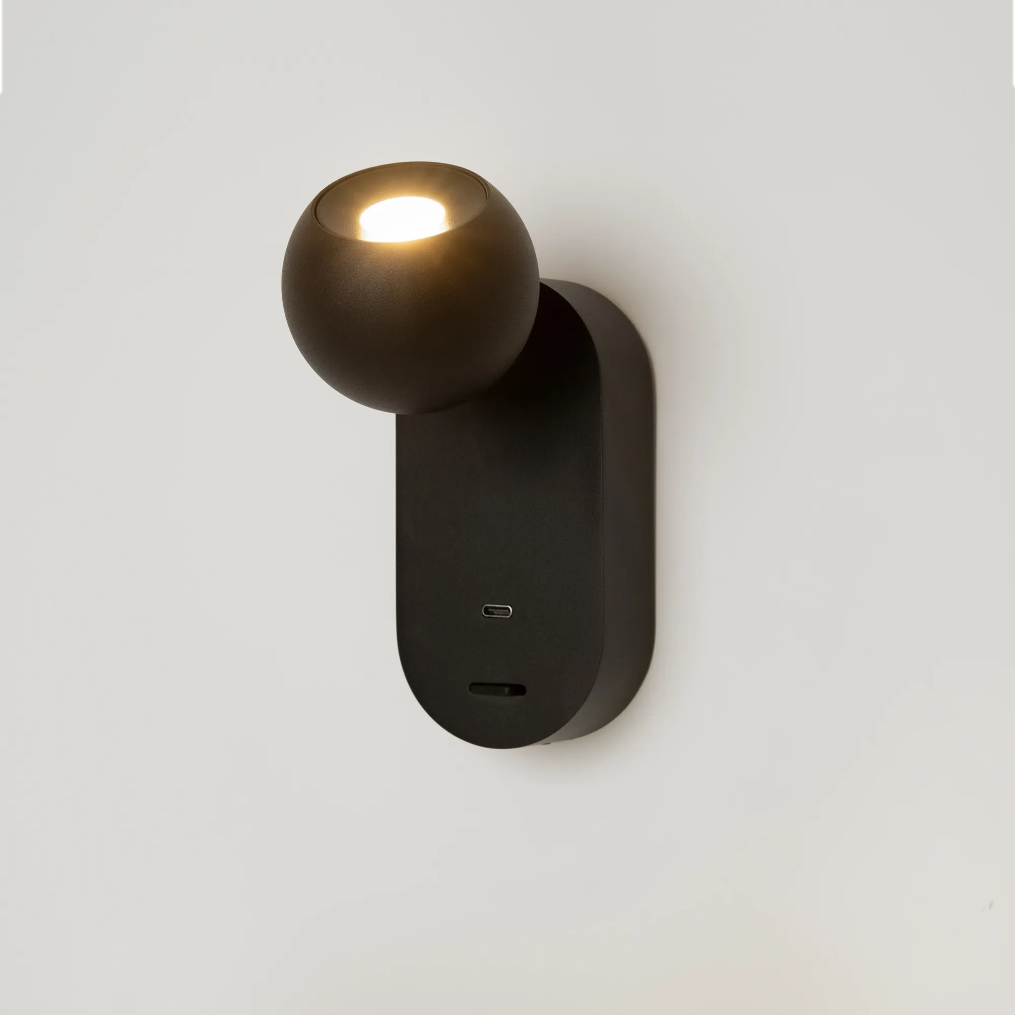 картинка Настенный светильник (бра) Maytoni MOD434WL-L5B3K