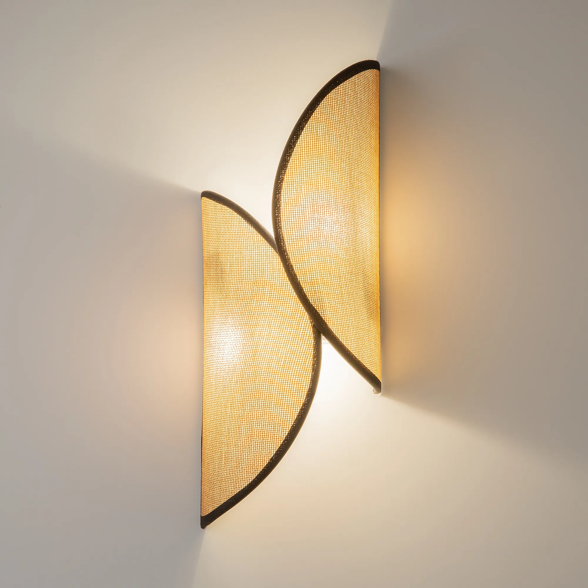 картинка Настенный светильник (бра) Maytoni MOD225WL-02B2