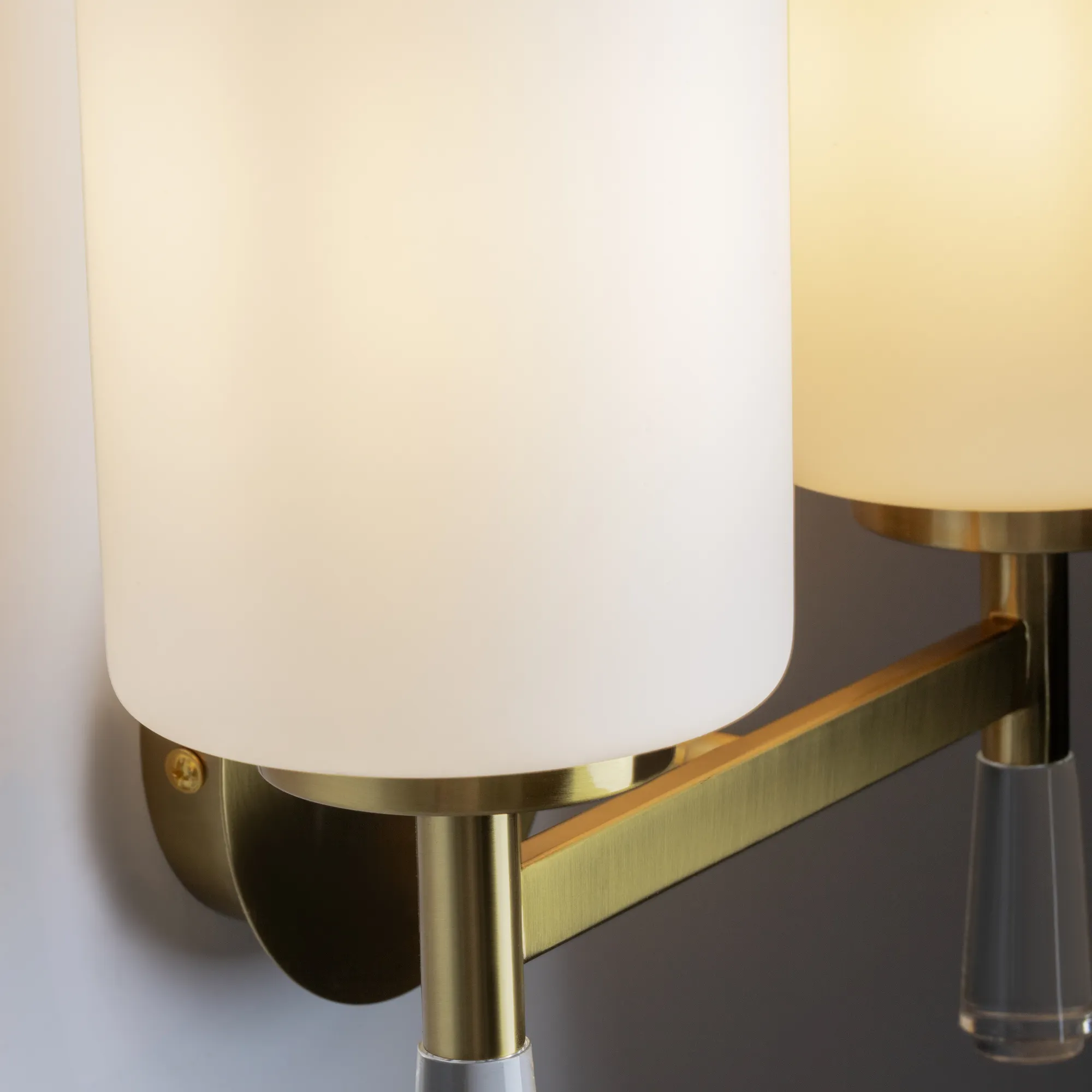 картинка Настенный светильник (бра) Freya FR2031WL-02BS