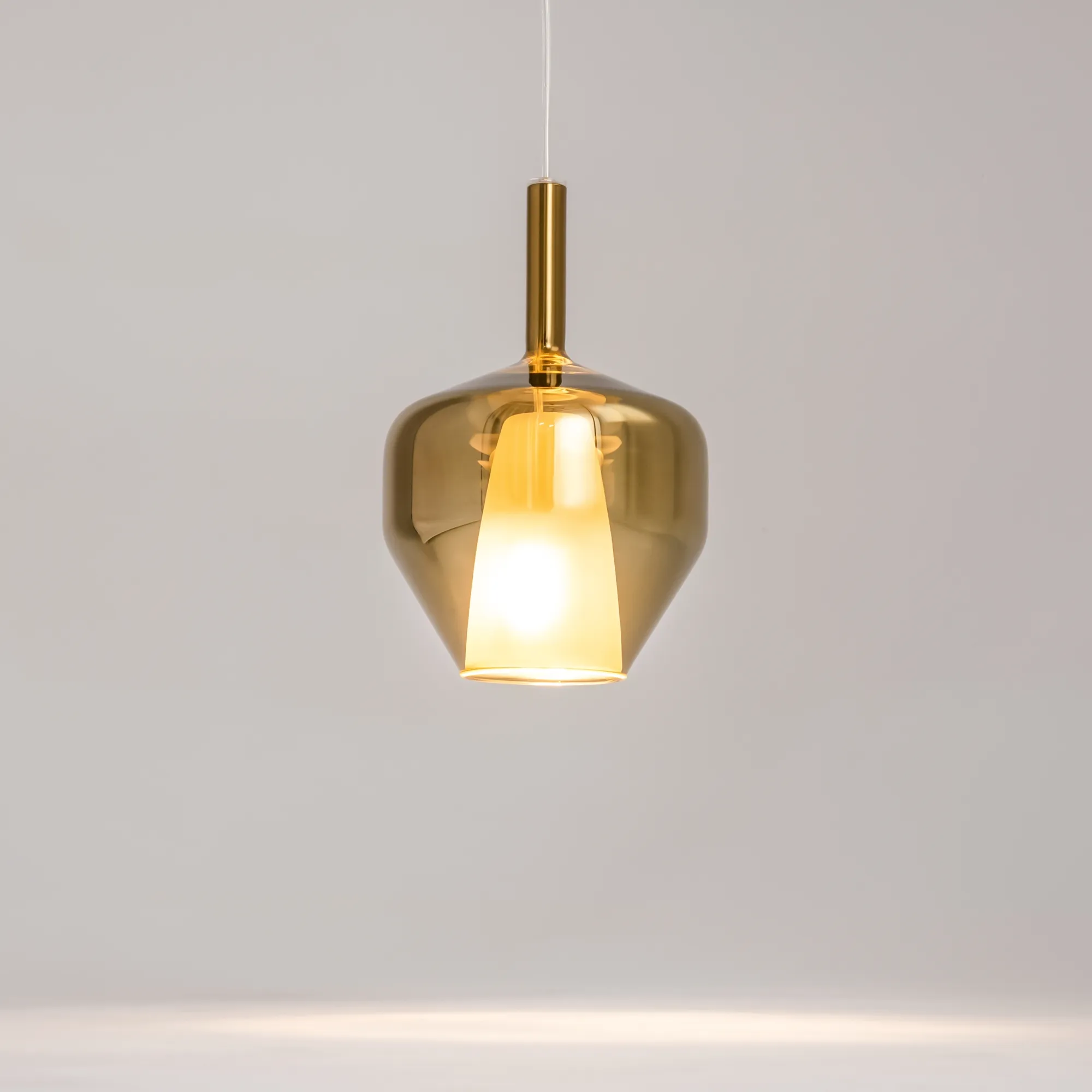 картинка Подвесной светильник Maytoni MOD271PL-01B4