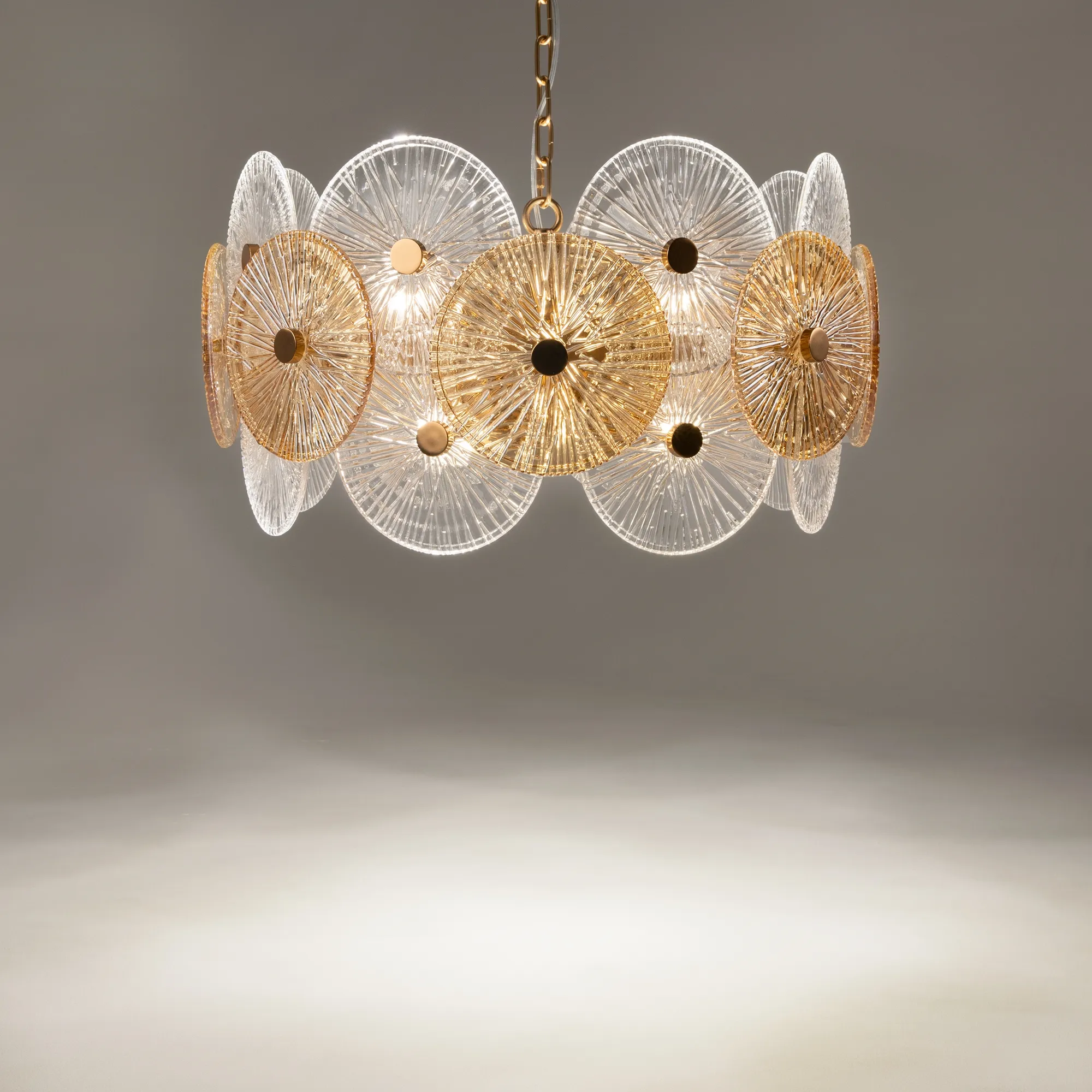 картинка Подвесной светильник Maytoni MOD007PL-08G