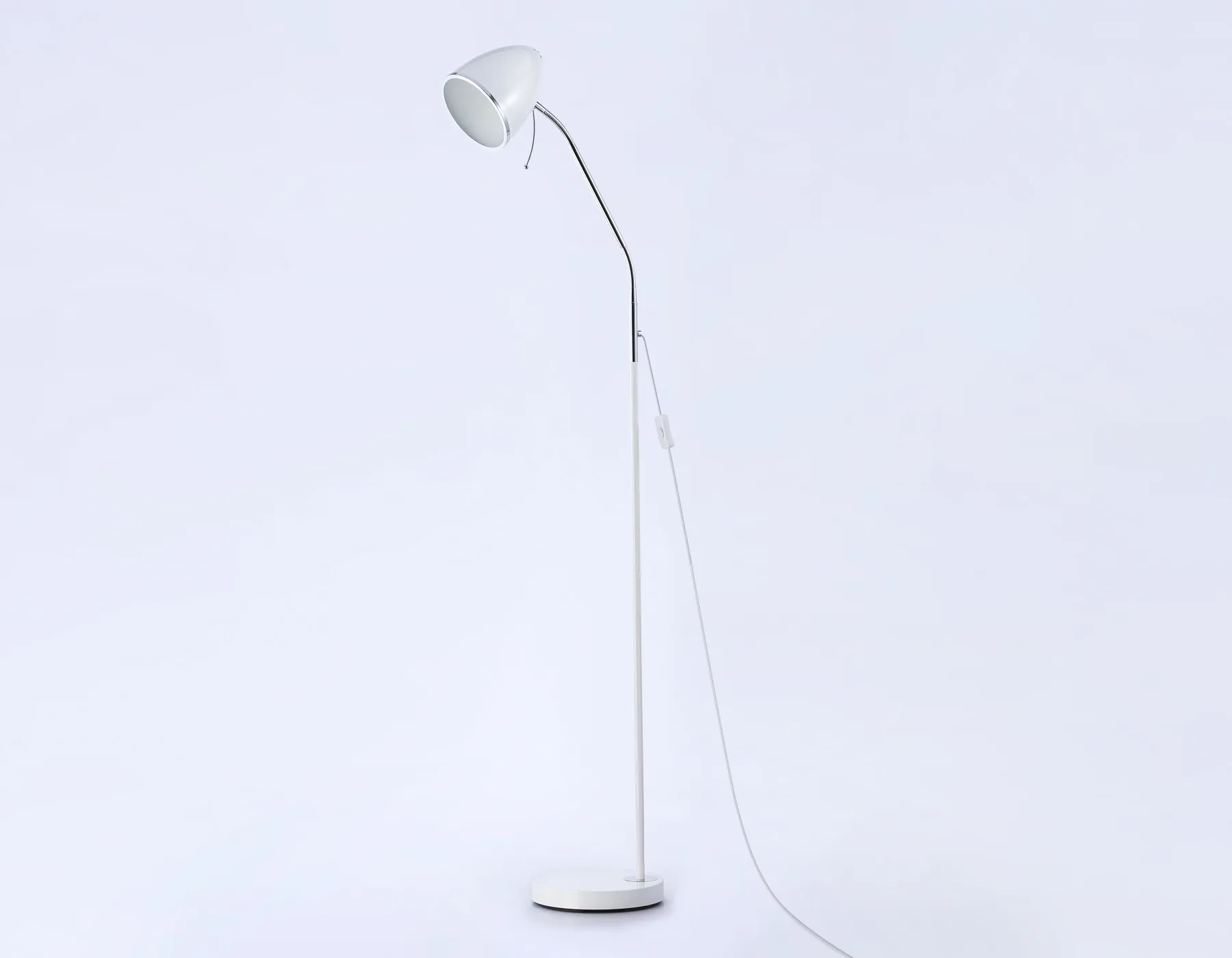 картинка Светильник напольный с выключателем на проводе