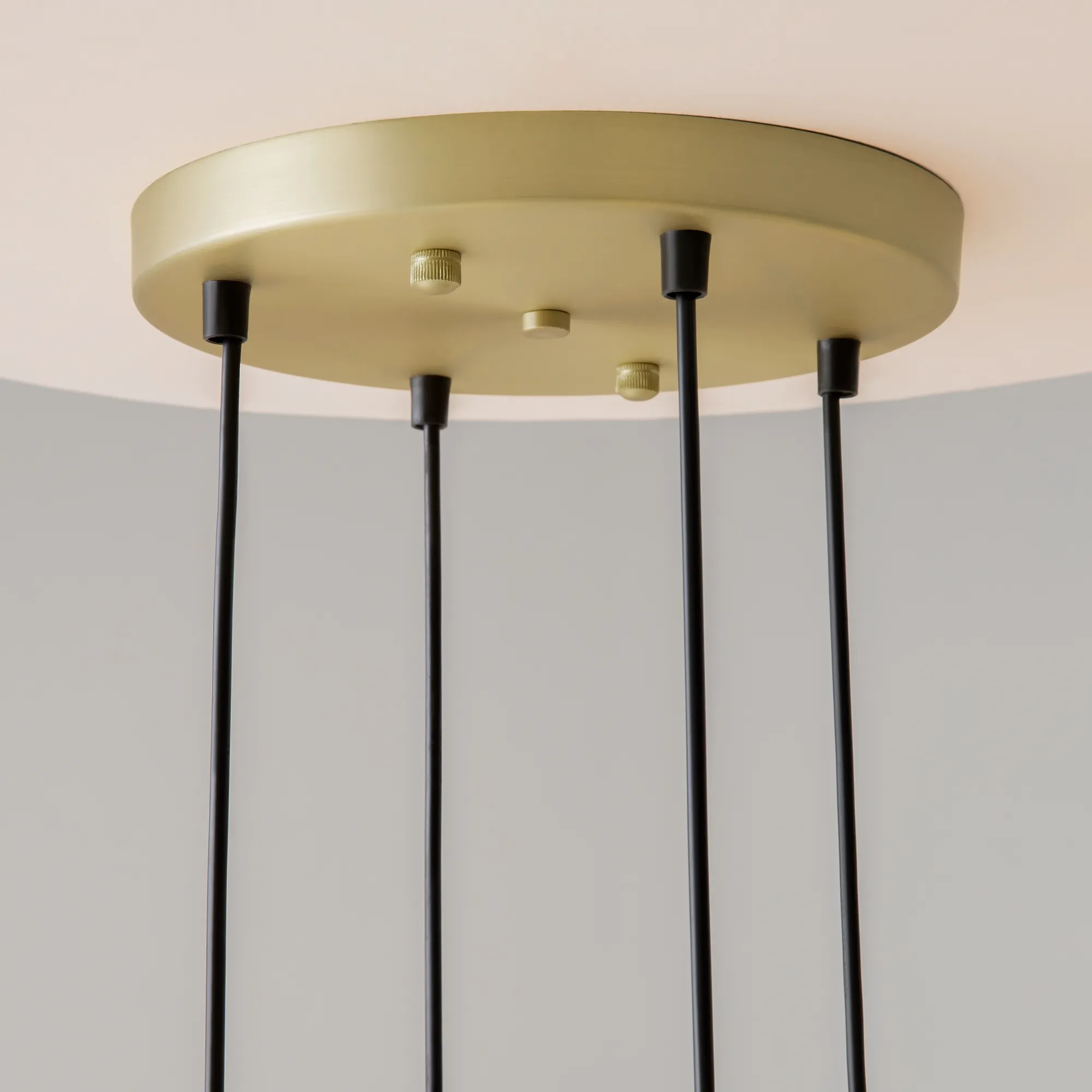 картинка Подвесной светильник Maytoni MOD411PL-08G