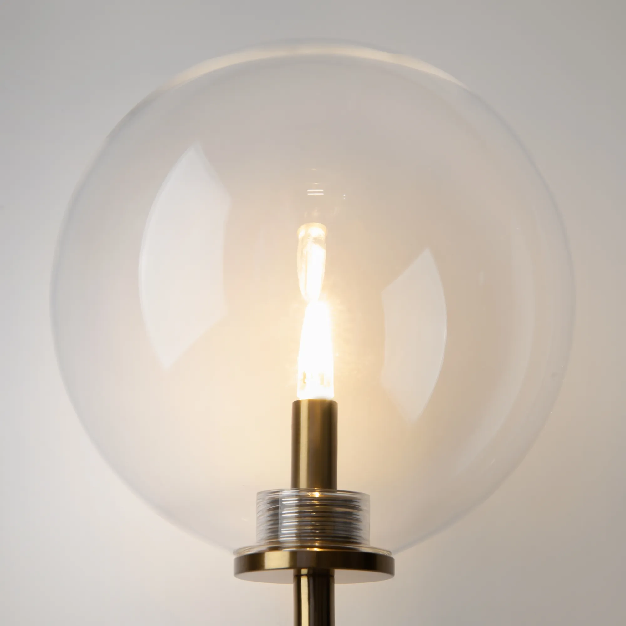 картинка Настенный светильник (бра) Maytoni MOD172WL-01BS