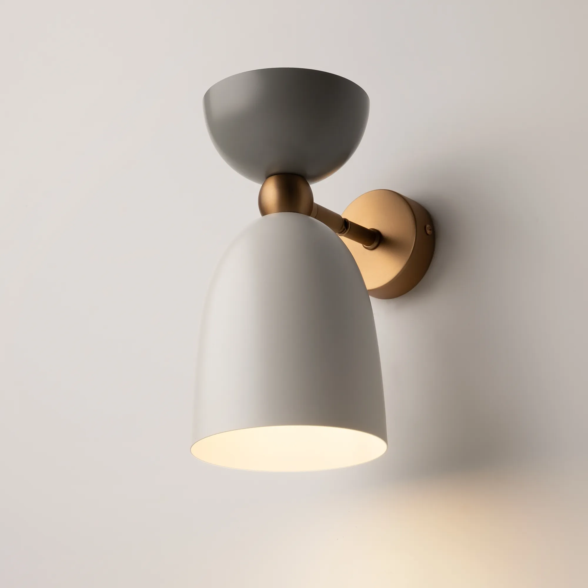 картинка Настенный светильник (бра) Maytoni MOD113WL-01W