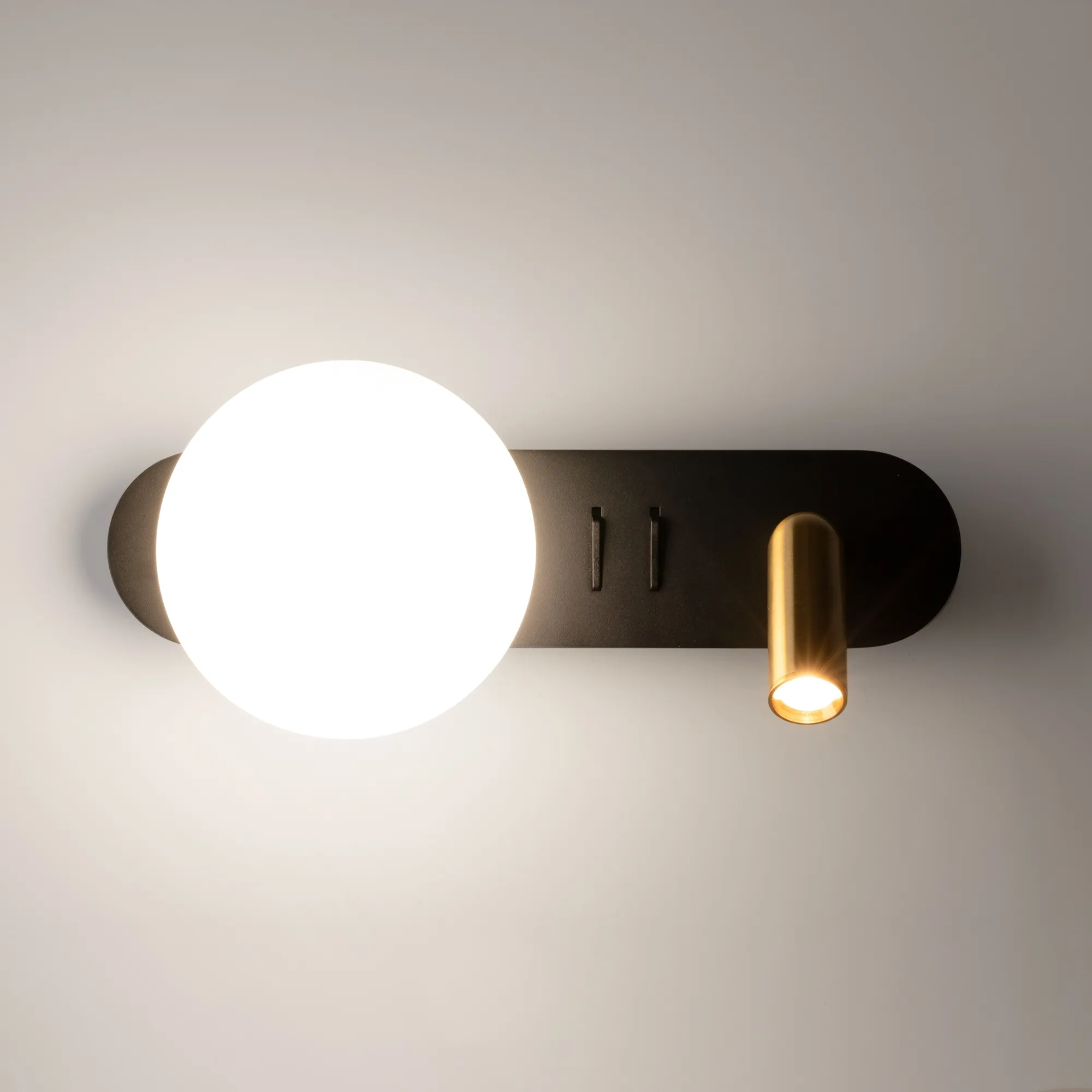 картинка Настенный светильник (бра) Maytoni MOD350WL-01BBS