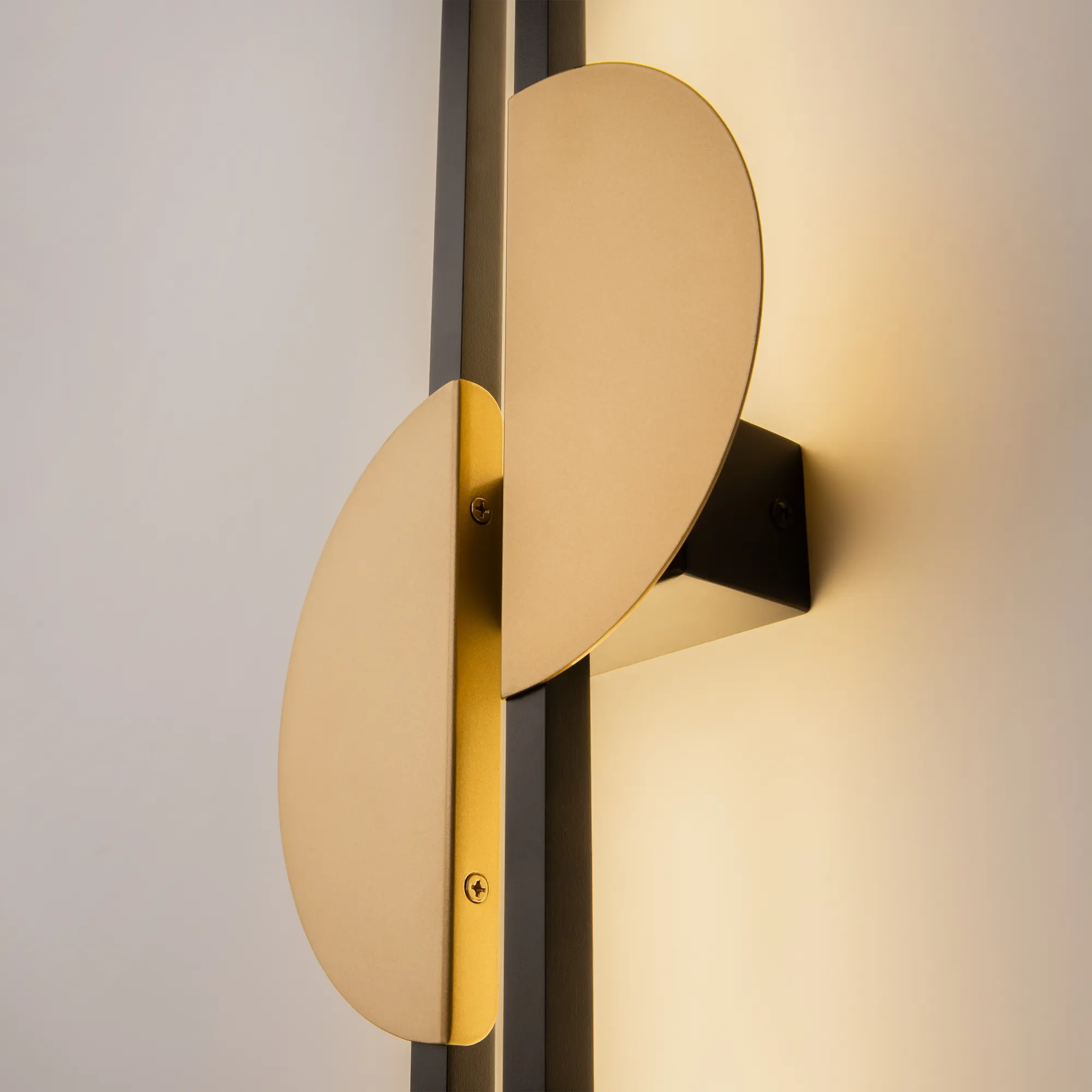 картинка Настенный светильник (бра) Maytoni MOD179WL-L22BS4K1