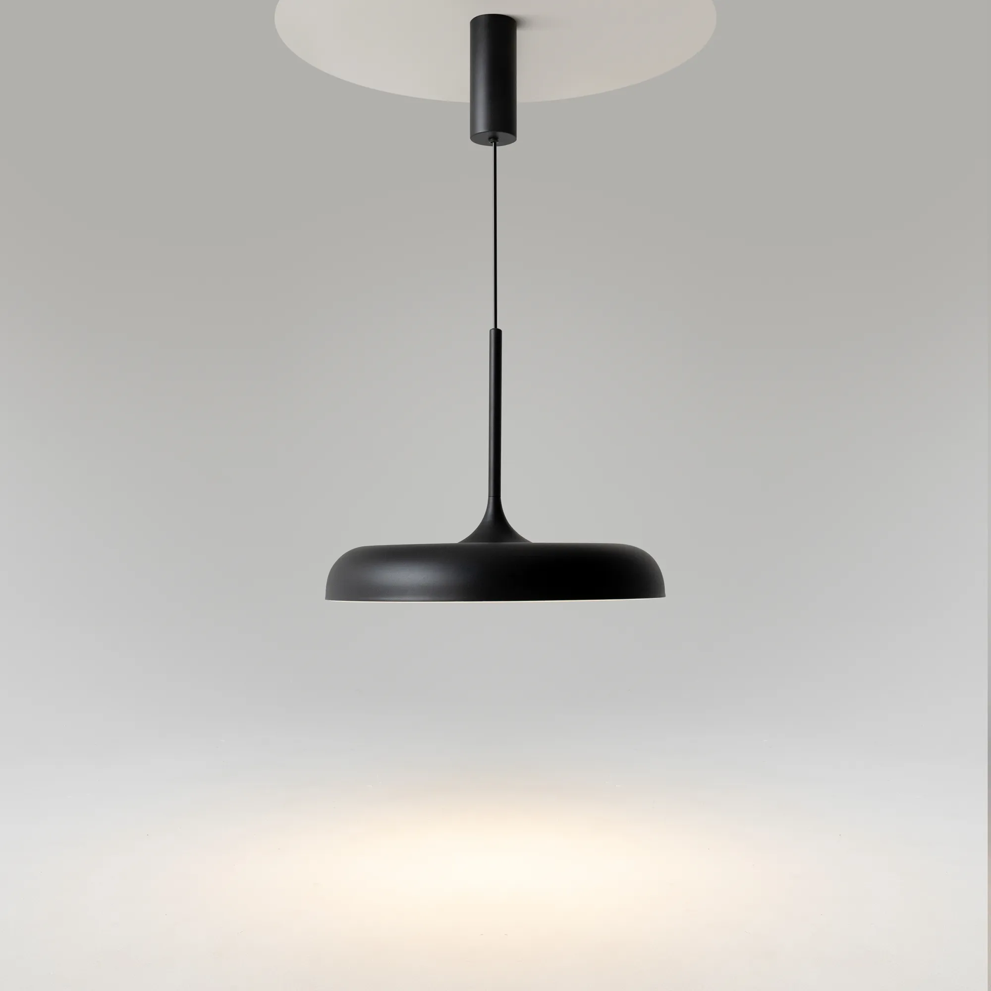 картинка Подвесной светильник Maytoni MOD189PL-L18B3K1