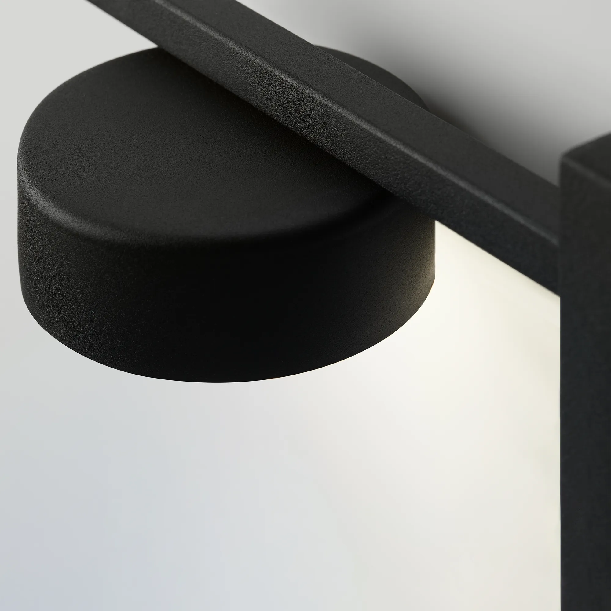 картинка Настенный светильник (бра) Freya FR5363WL-01B