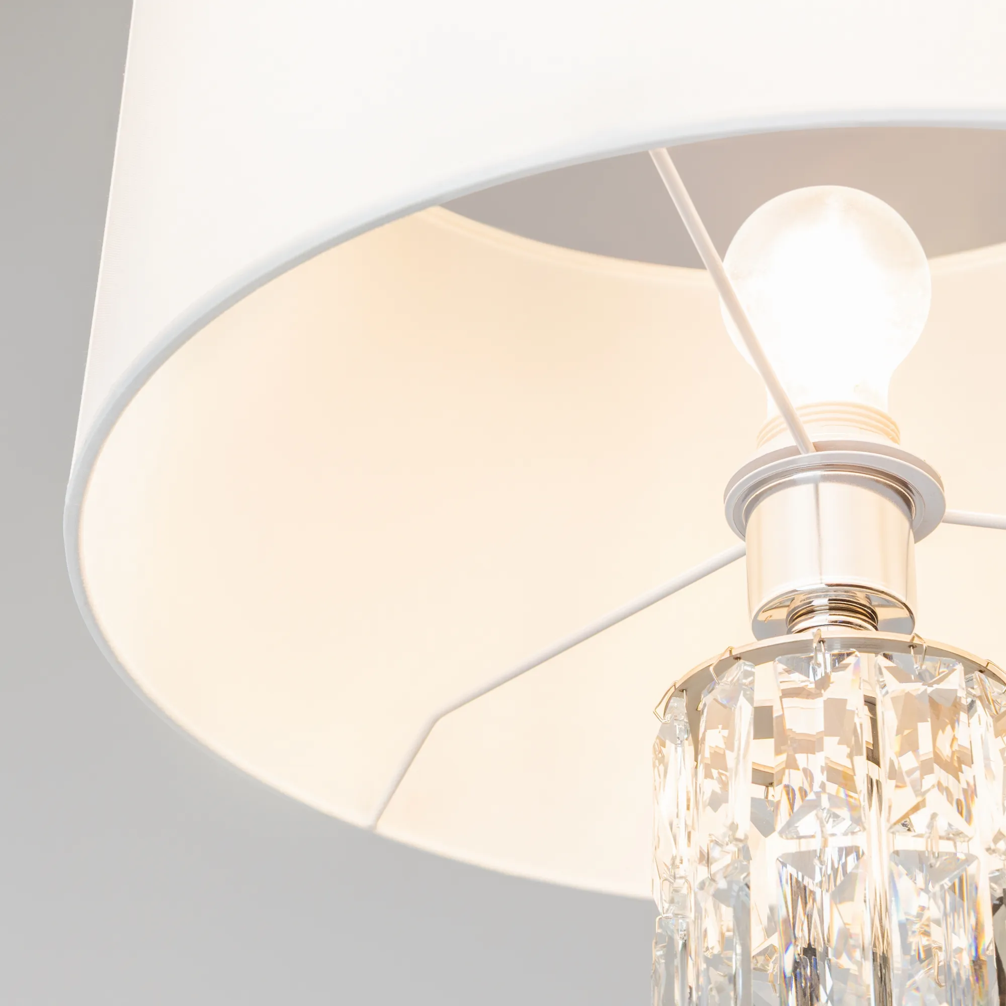 картинка Напольный светильник (торшер) Maytoni DIA008FL-01CH