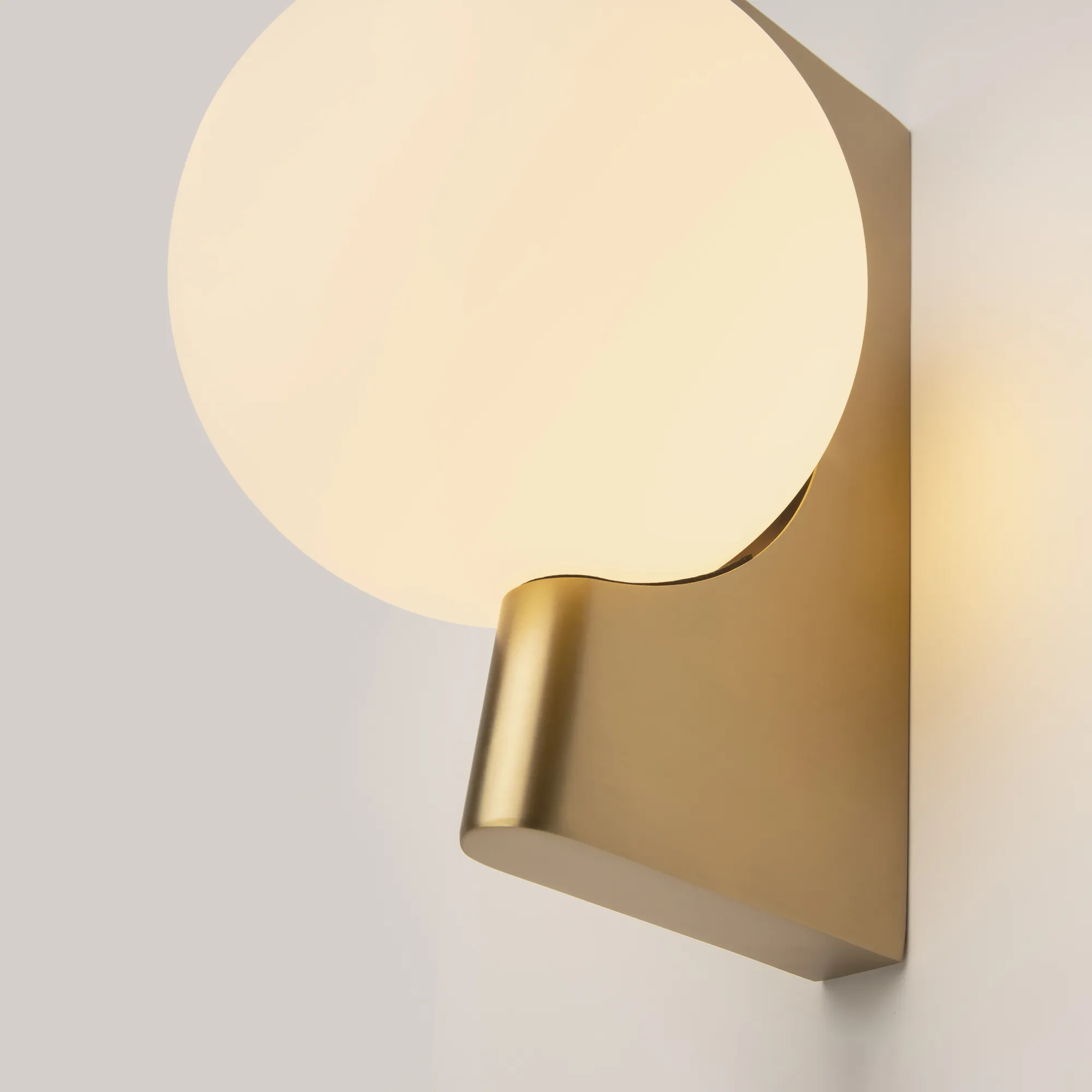 картинка Настенный светильник (бра) Maytoni MOD324WL-01BS