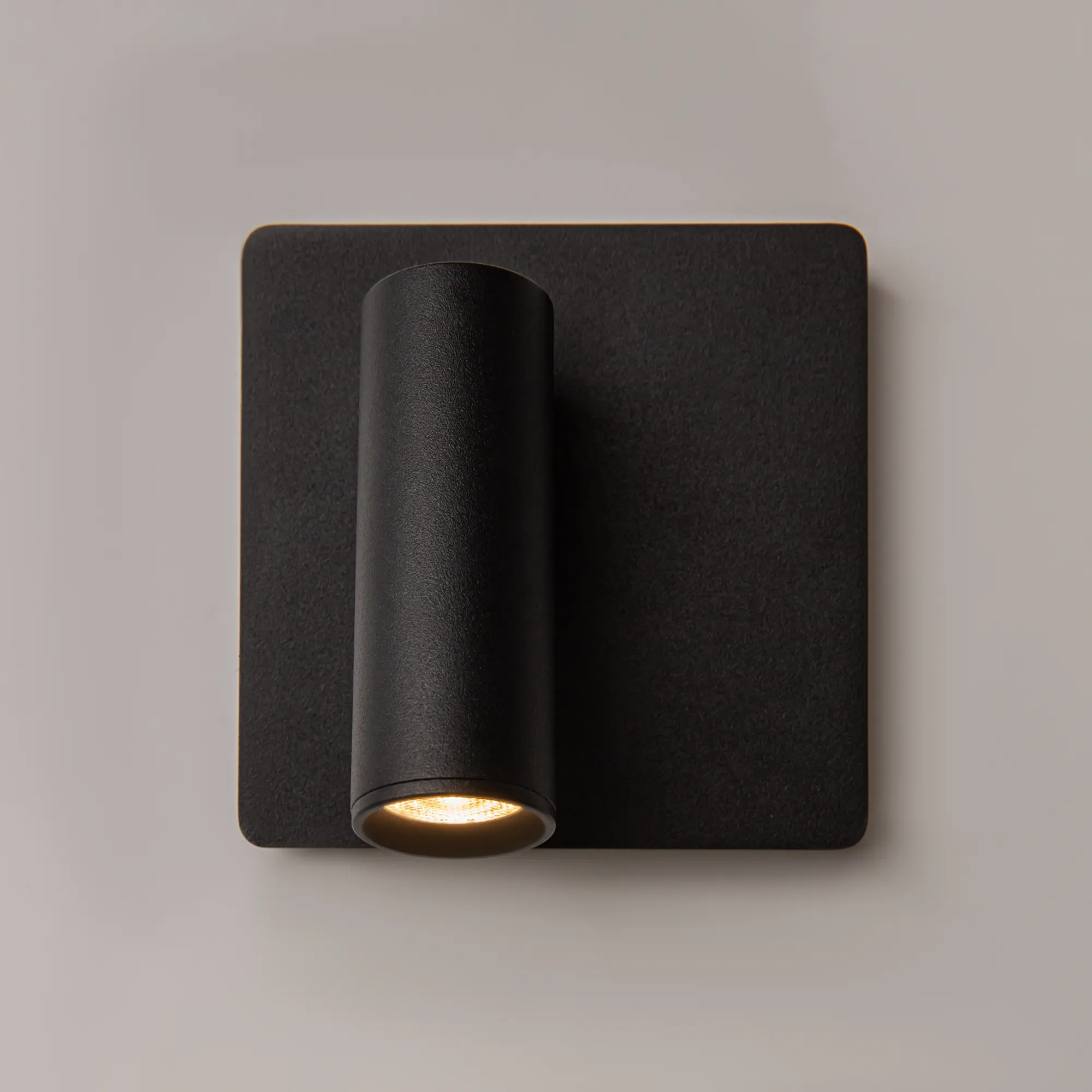 картинка Настенный светильник (бра) Technical C040WL-L3B3K