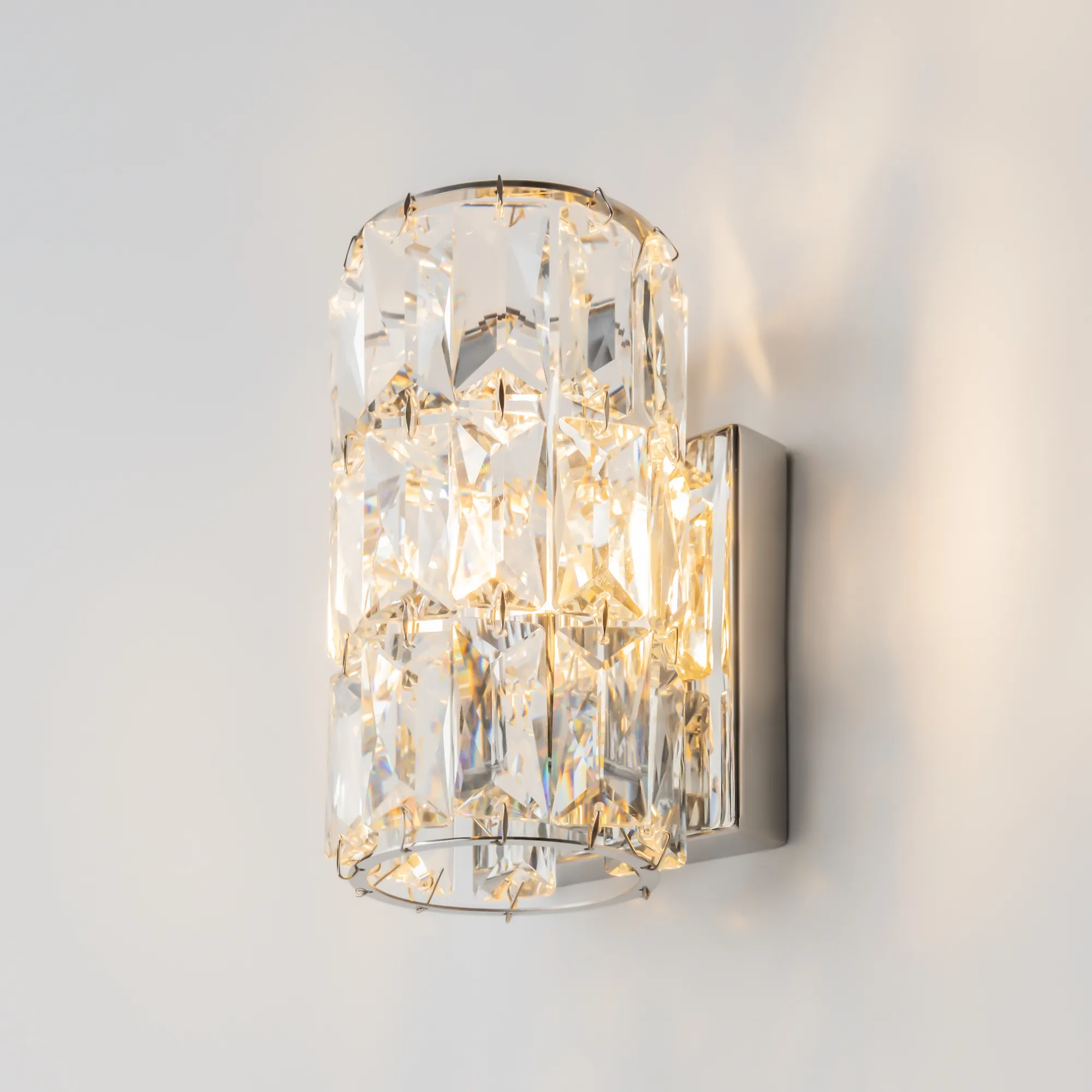 картинка Настенный светильник (бра) Maytoni DIA008WL-1CH