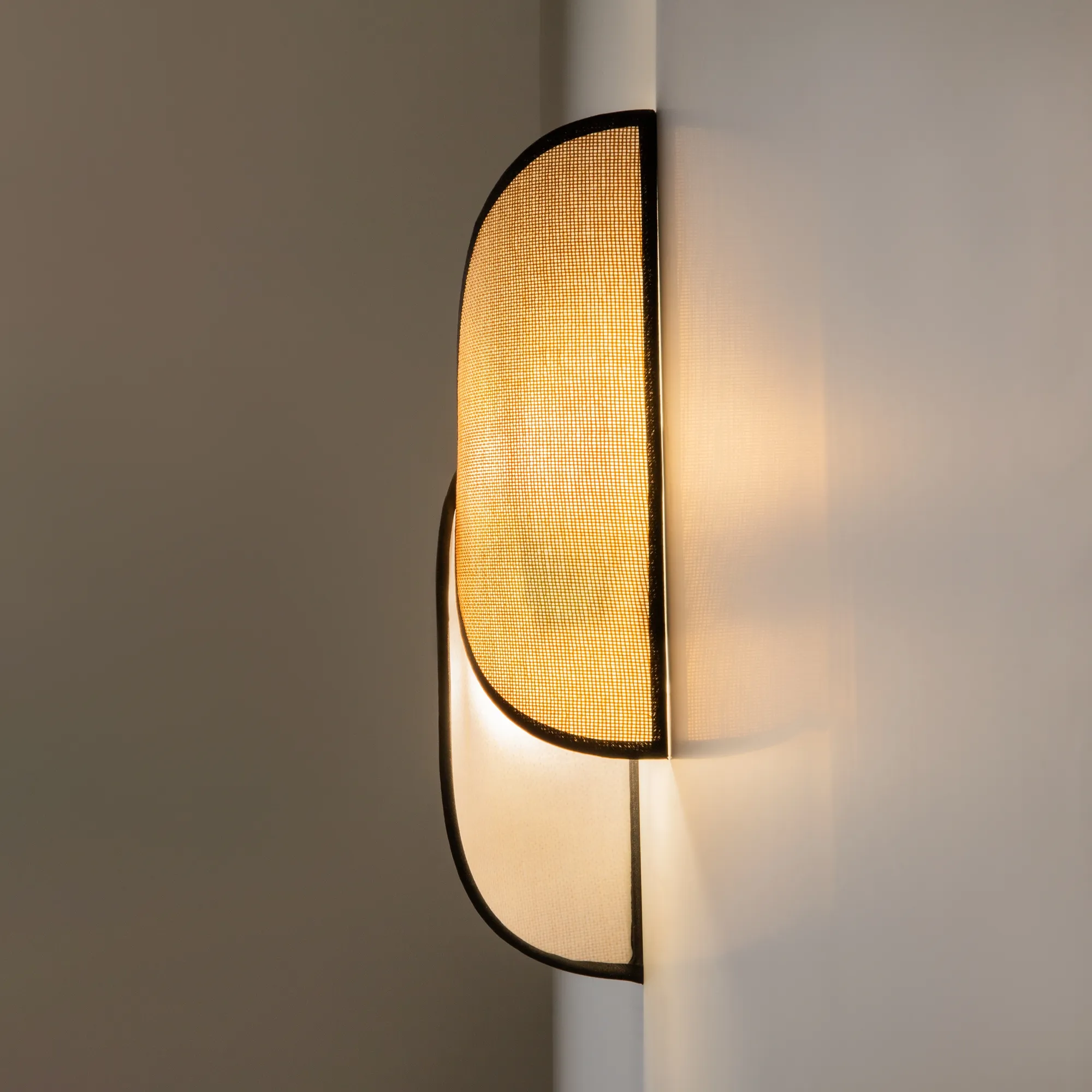 картинка Настенный светильник (бра) Maytoni MOD225WL-02B2