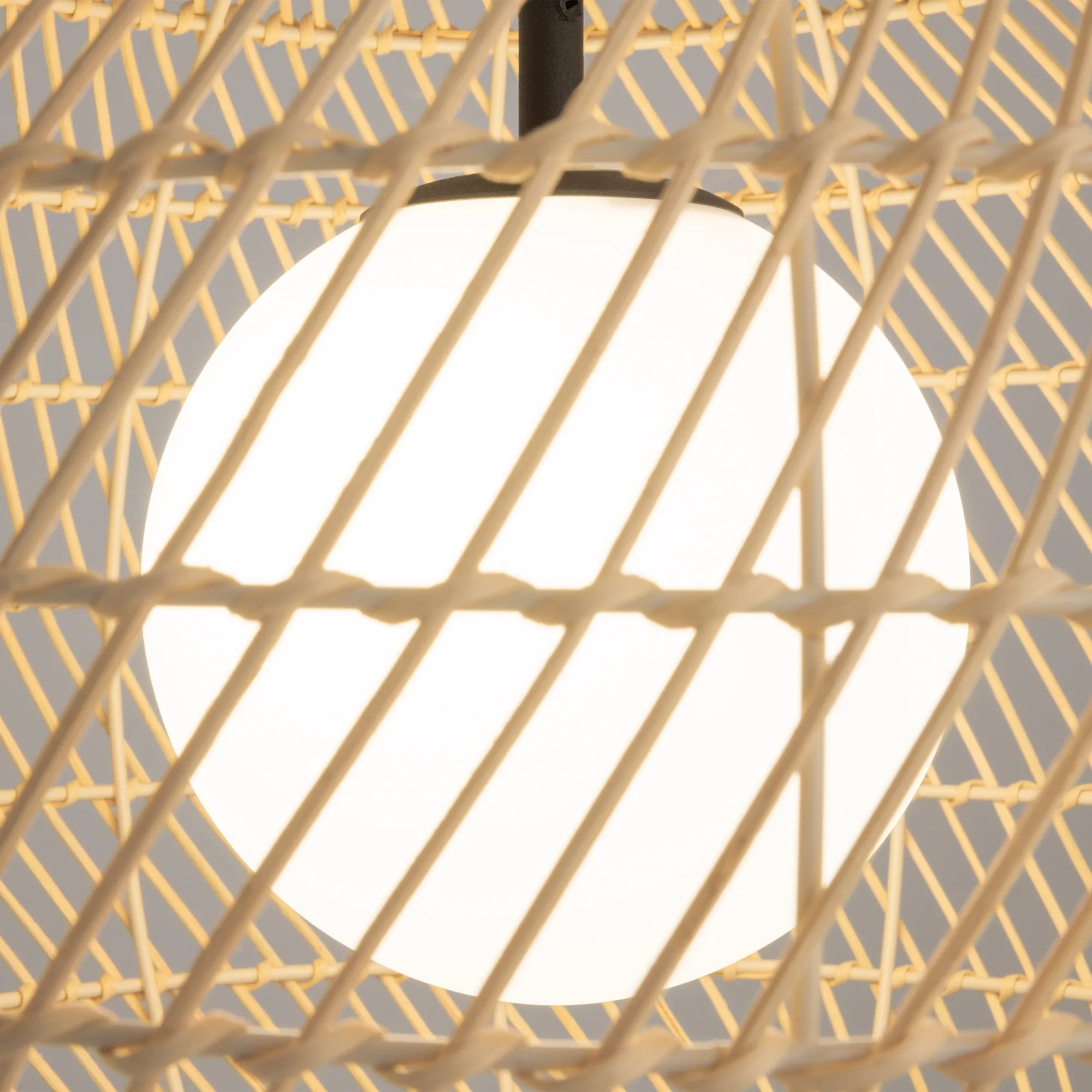 картинка Подвесной светильник Maytoni MOD204PL-01BG1