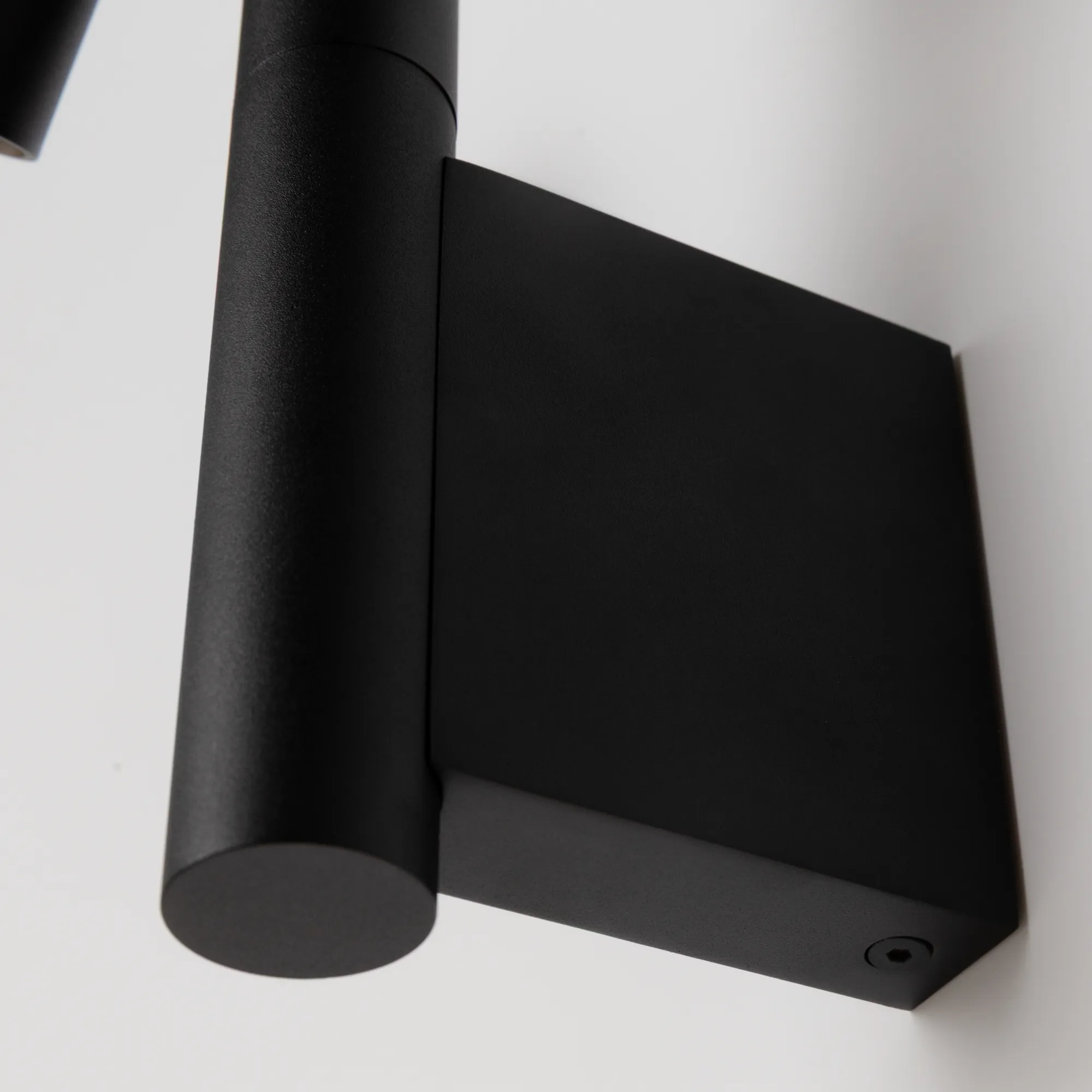 картинка Настенный светильник (бра) Maytoni MOD433WL-L3B3K