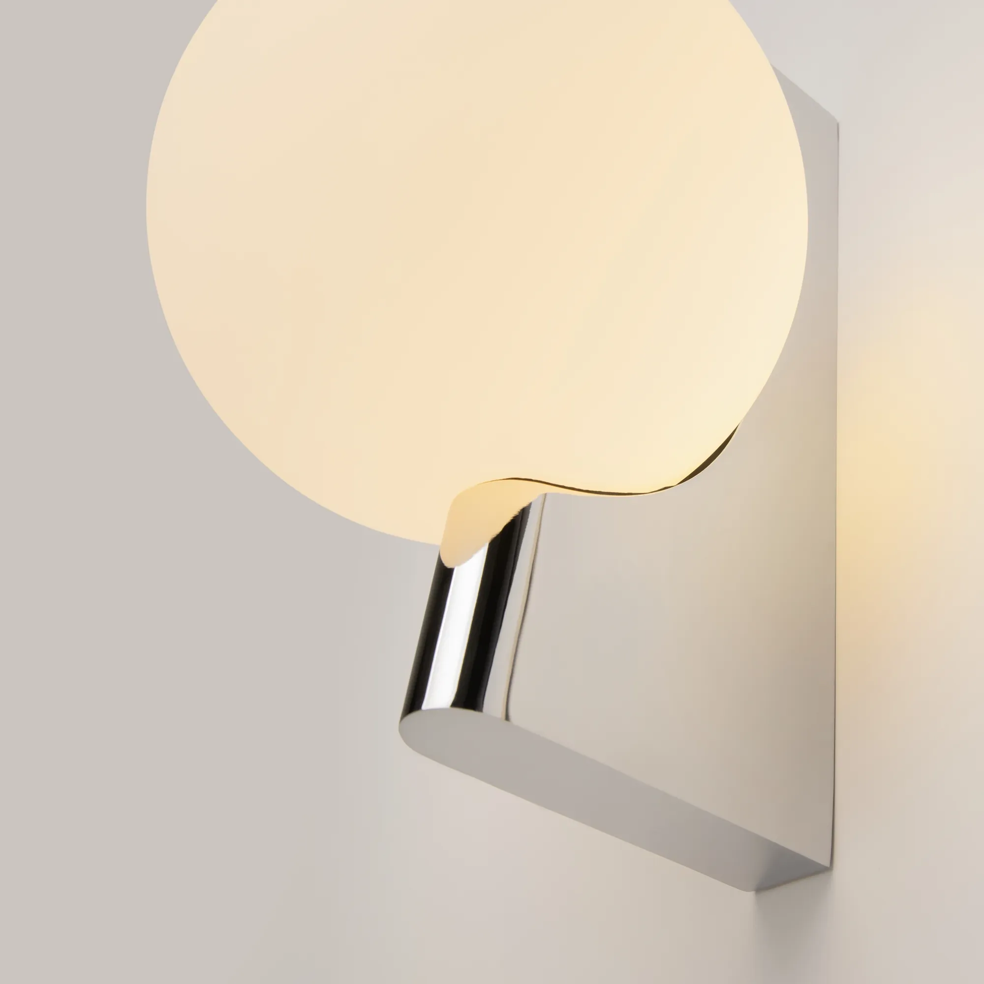 картинка Настенный светильник (бра) Maytoni MOD324WL-01CH